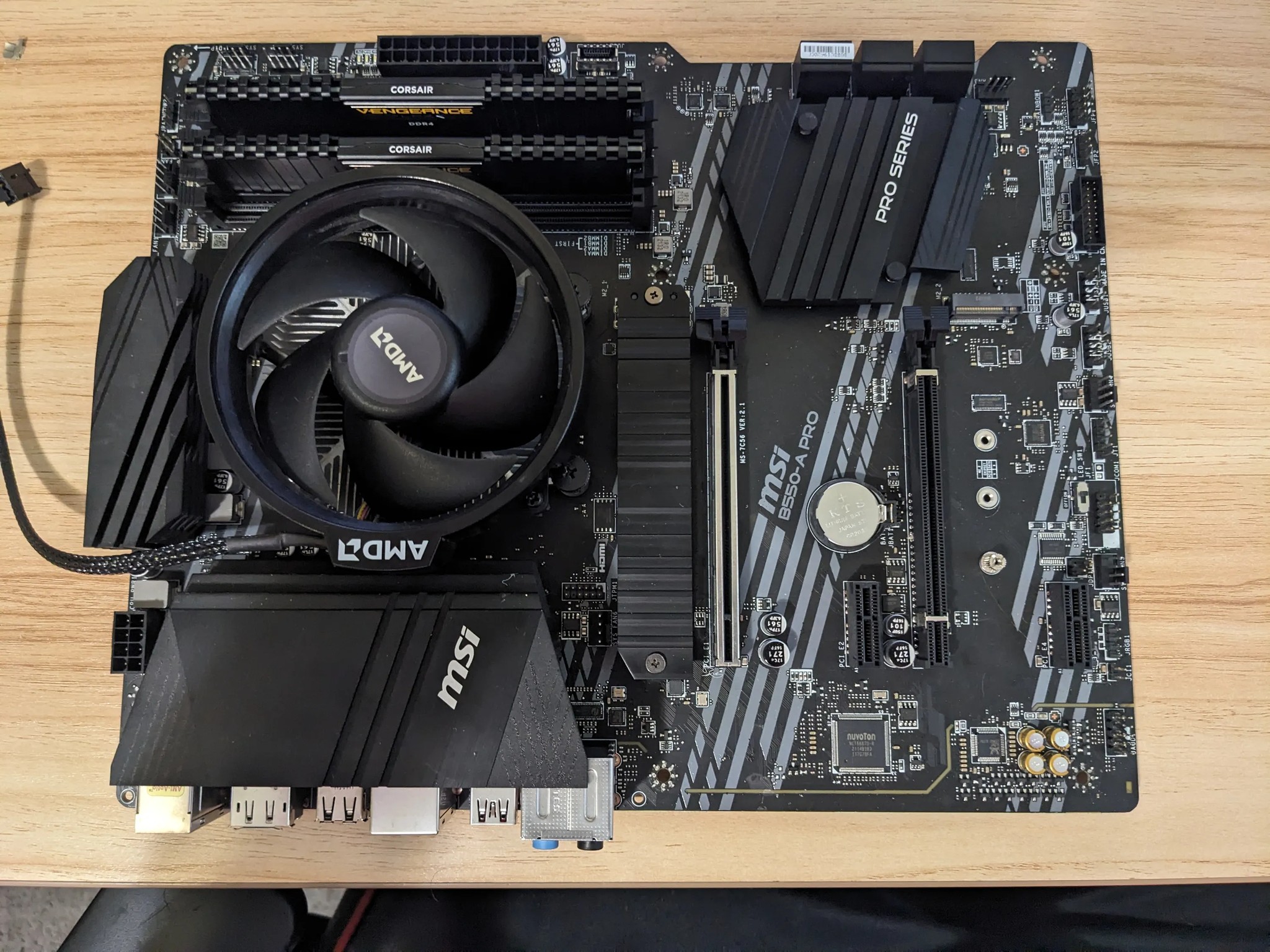 B550 A-Pro |Ryzen 5 5600g| 16gb 3200| 1tb Ssd |