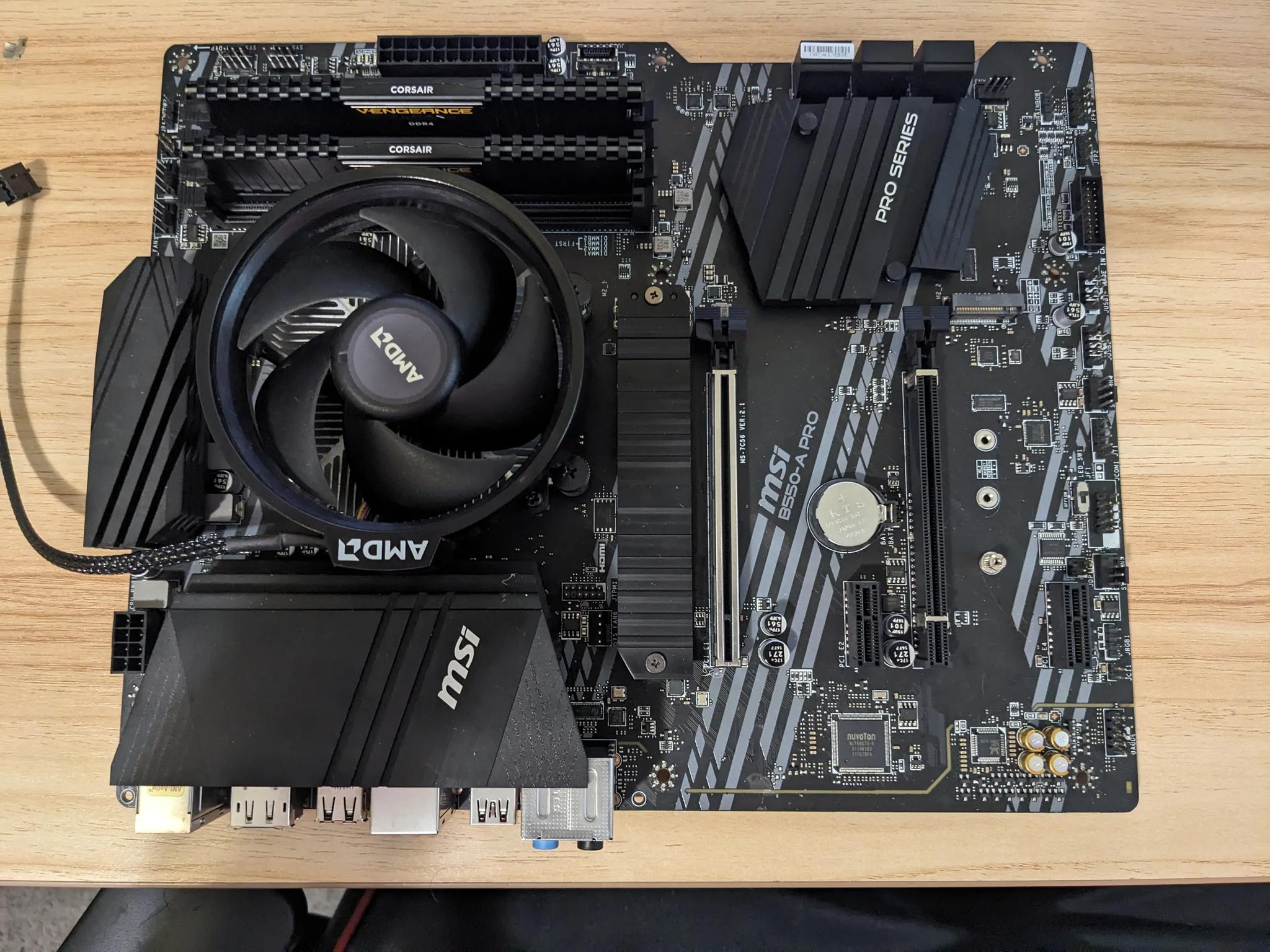 B550 A-Pro |Ryzen 5 5600g| 16gb 3200| 1tb Ssd |