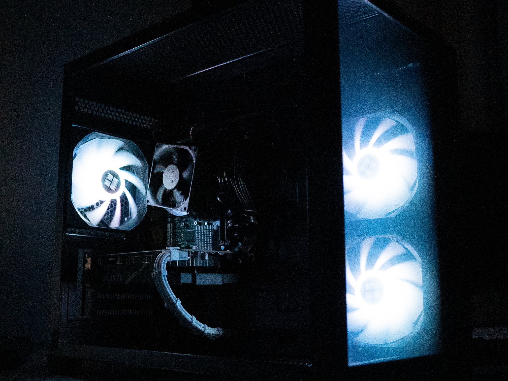 ⛈️❄️ | GTX 1650 SUPER OC | INTEL i7 4790 | 16GB RAM | 1TB | Arctic Snow