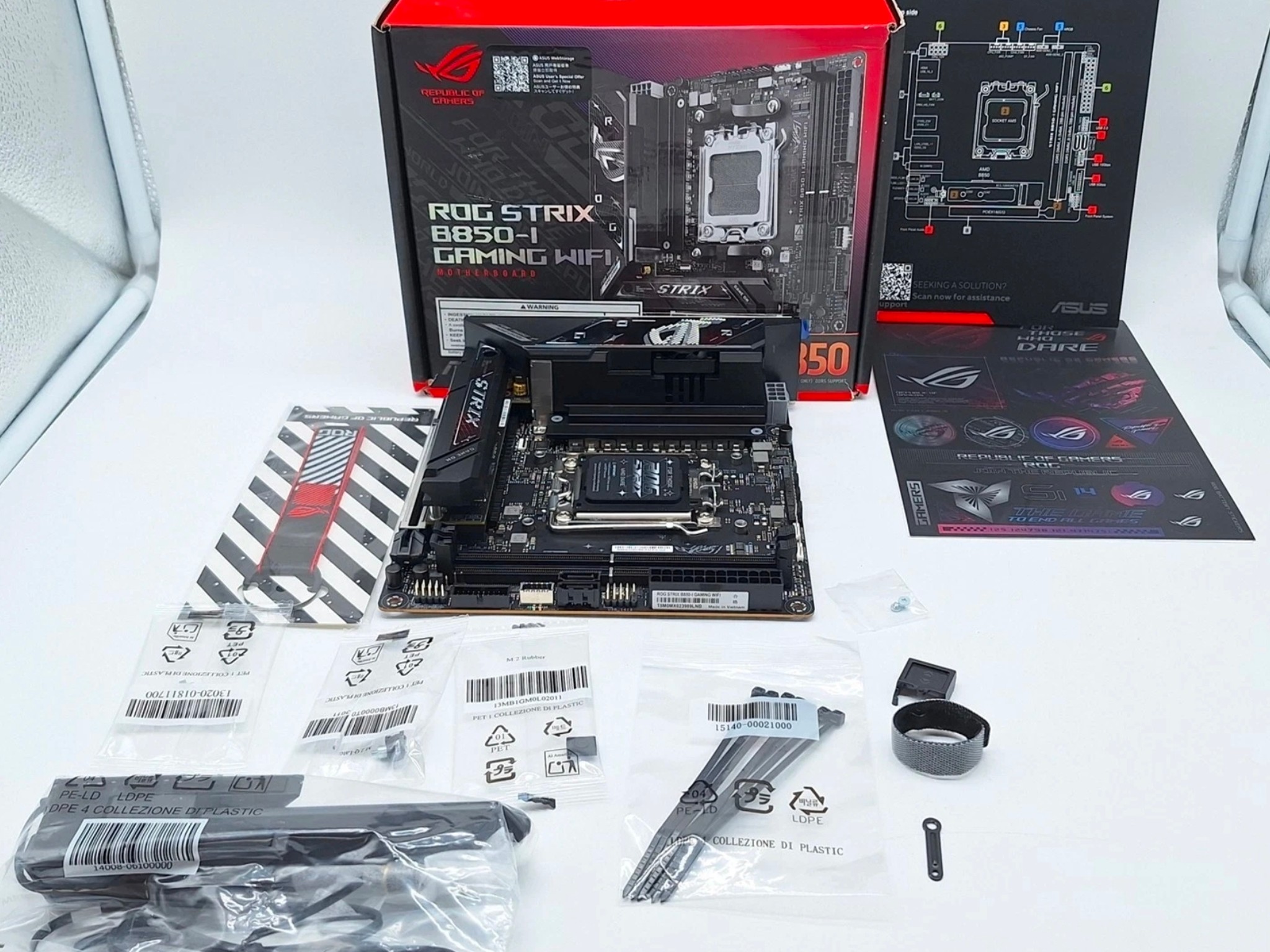 ASUS ROG STRIX B850-I GAMING WIFI + R7 9800X3D+ 500GB NMVE AMD AM5 DDR5 PCIE 5.0