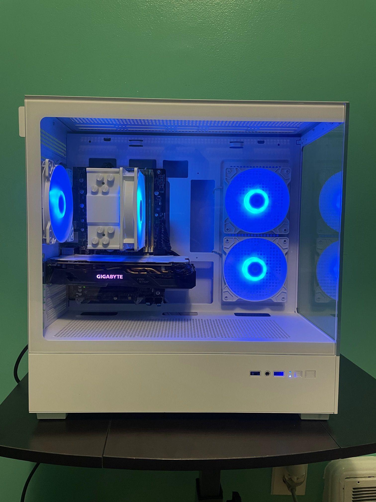 Custom White Glass Gaming PC | Intel i7 / AMD RX580 / 8GB / 1.1TB Win 11 Pro + Wi-Fi