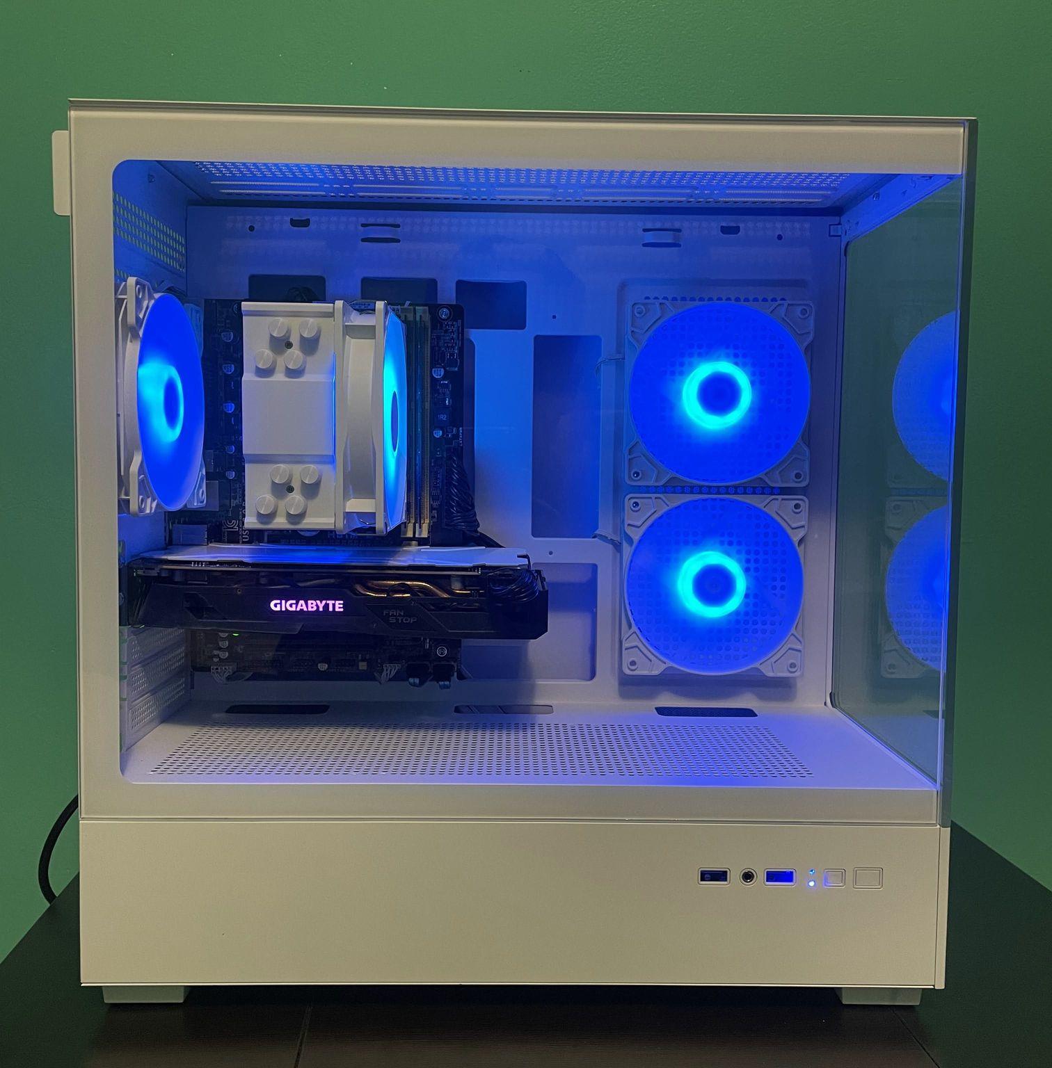 Custom White Glass Gaming PC | Intel i7 / AMD RX580 / 8GB / 1.1TB Win 11 Pro + Wi-Fi