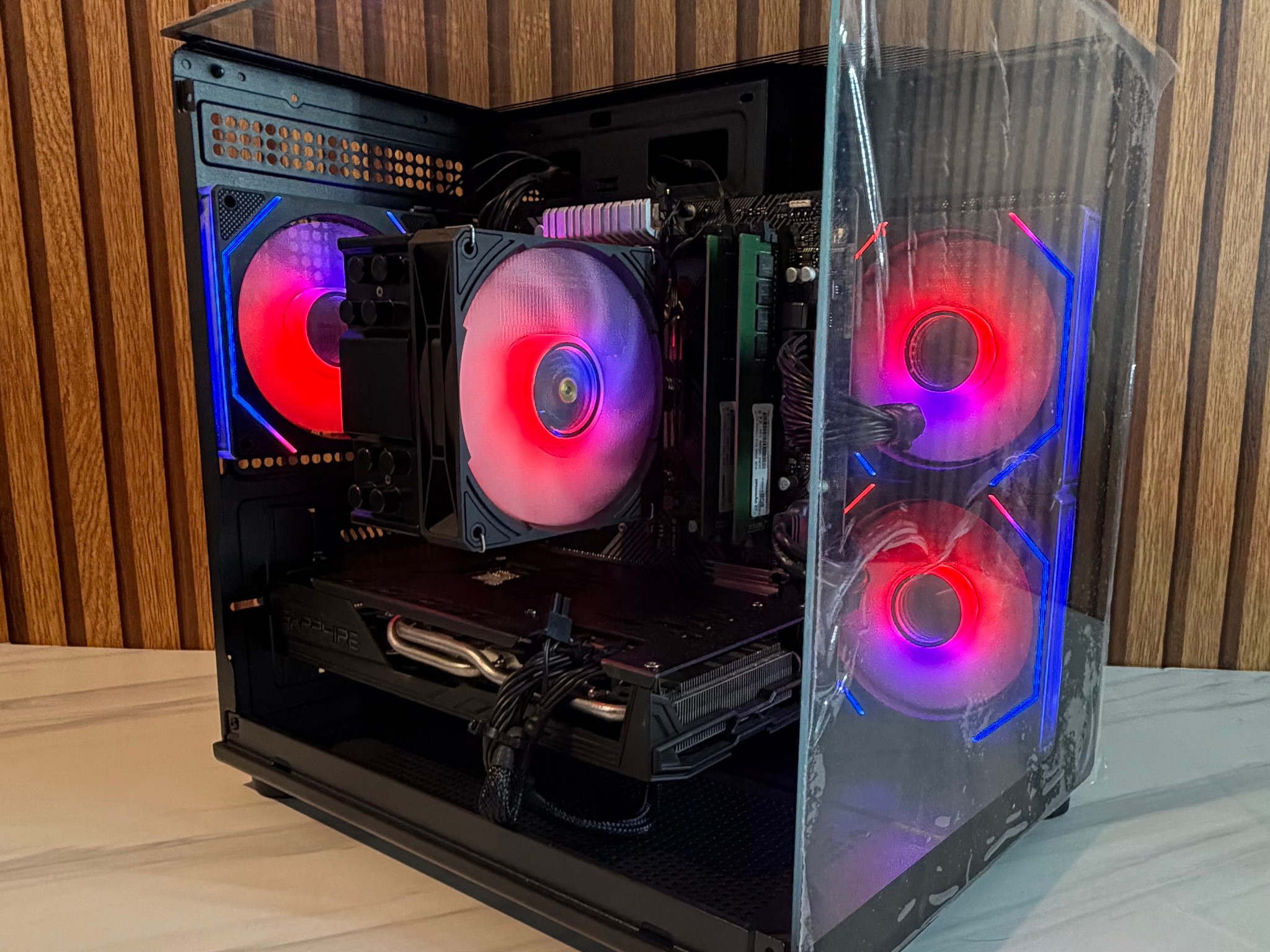 RX 5700XT | RYZEN 5 3600 | 16GB DDR4 | 500GB SSD