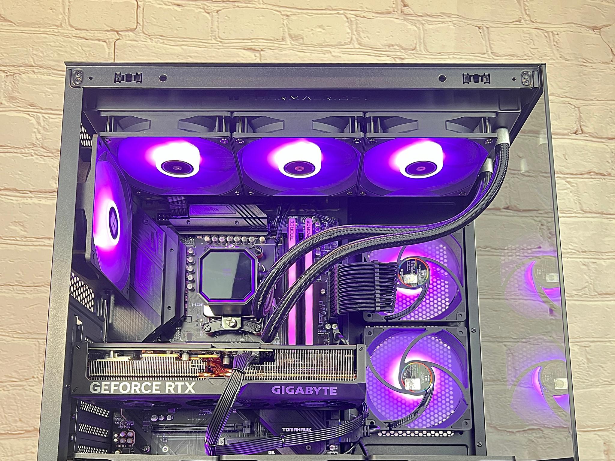 RTX 4070 TI Ryzen 7 7700X 32GB DDR5 2TB M.2 WIFI 6E Gaming PC