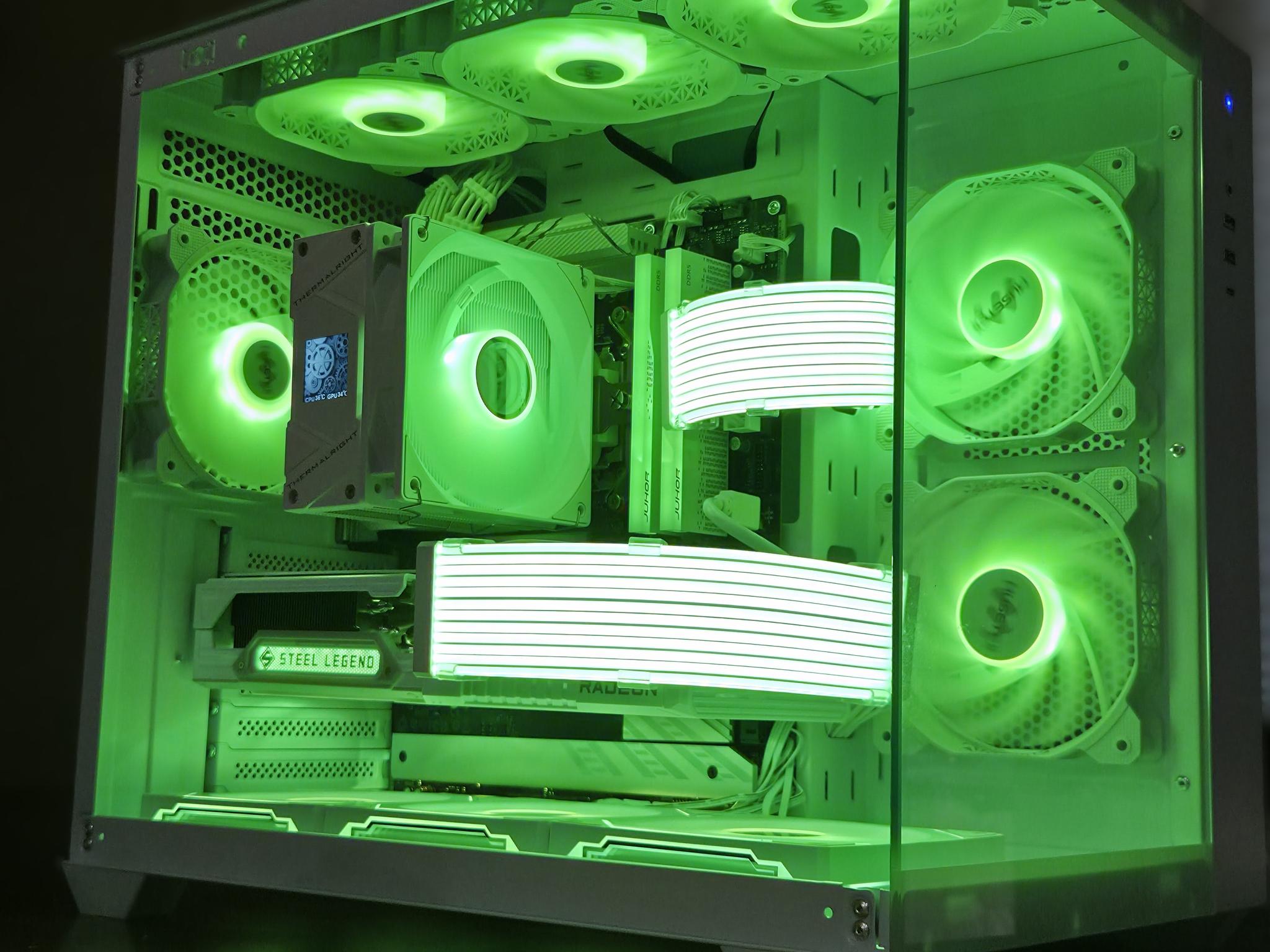 White Spectre! 👻 – Ryzen 5 9600X | RX 9070 XT | 32GB DDR5 6000 | Display on Cooler!