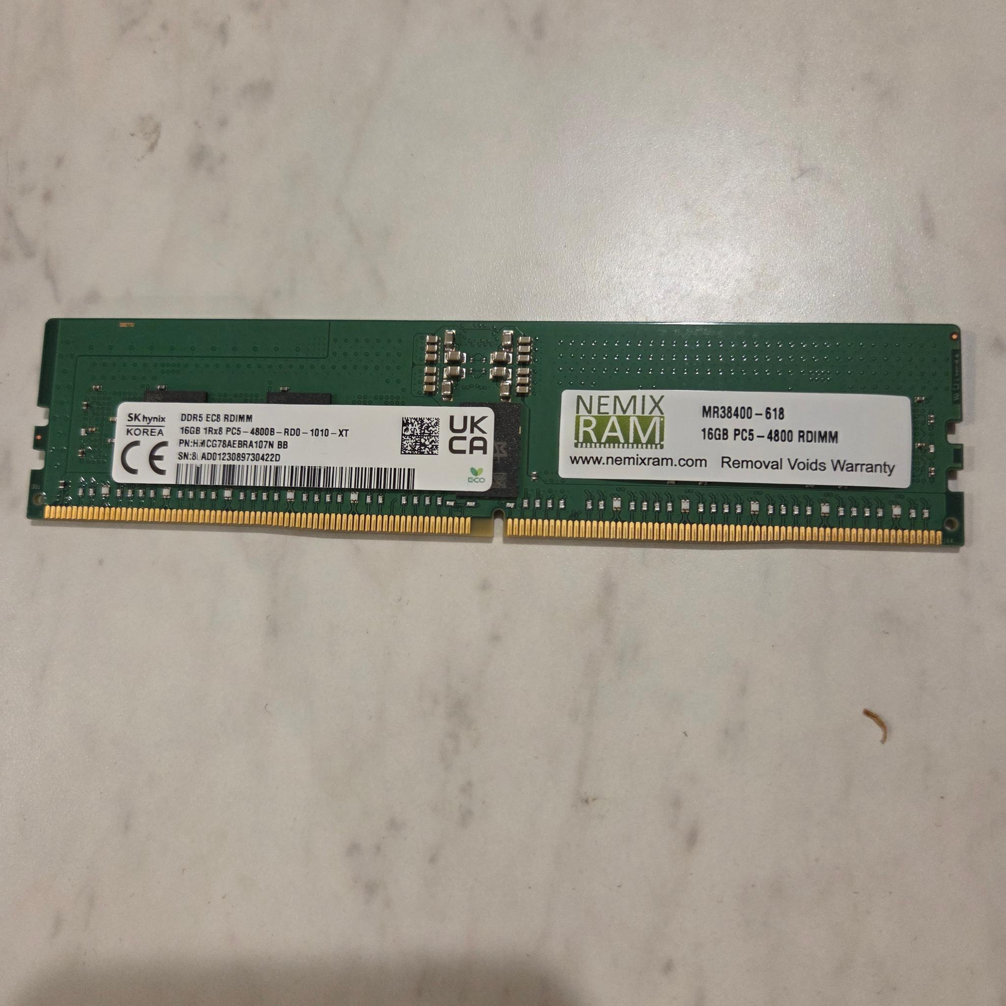 SK Hynix DDR5-4800 UDIMMs (HMCG78AEBRA107N, 32GB (2x16GB))