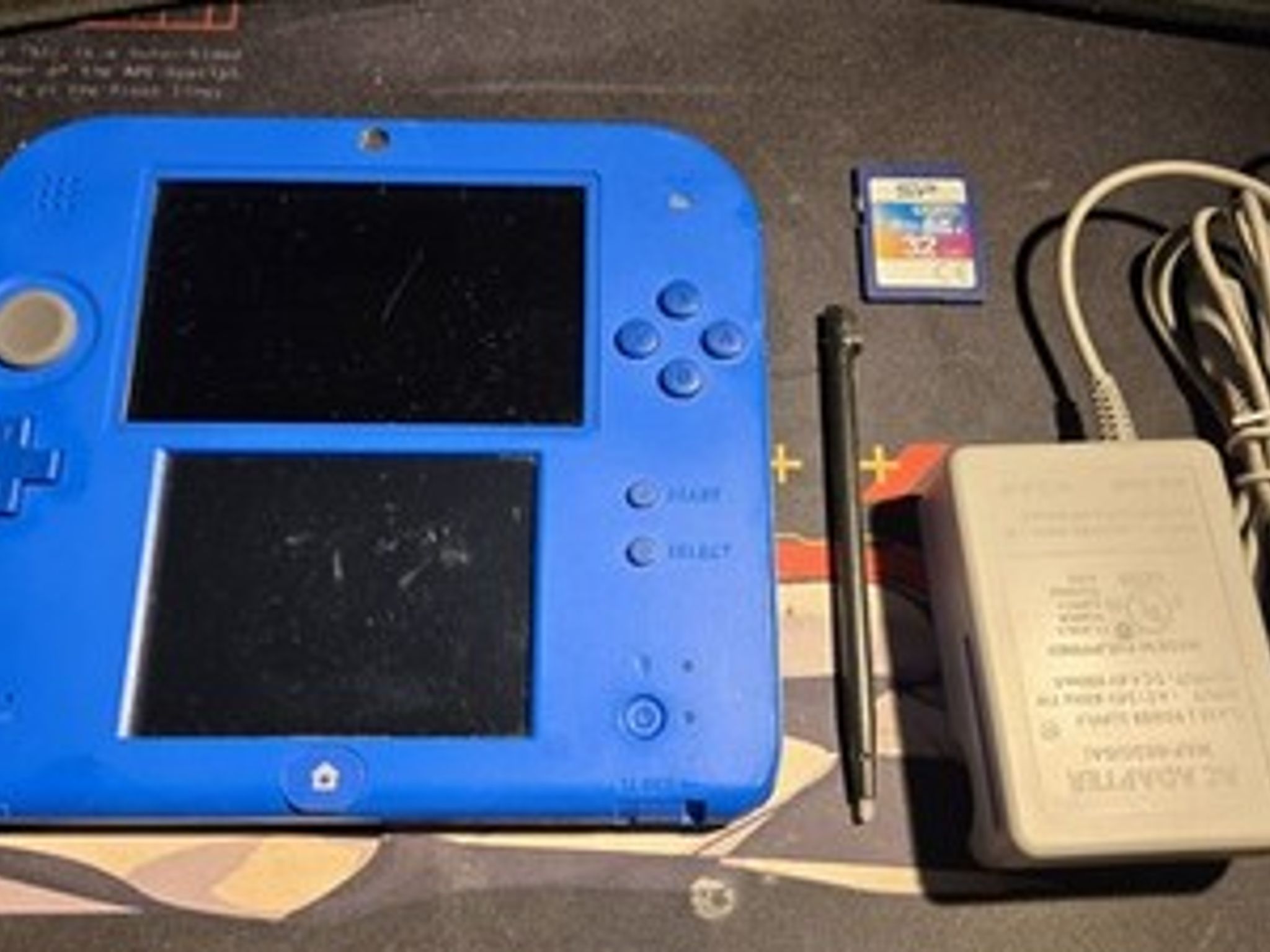 CUSTOM USED Nintendo 2DS Blue/Black Handheld Console, Mario Kart 7 Edition