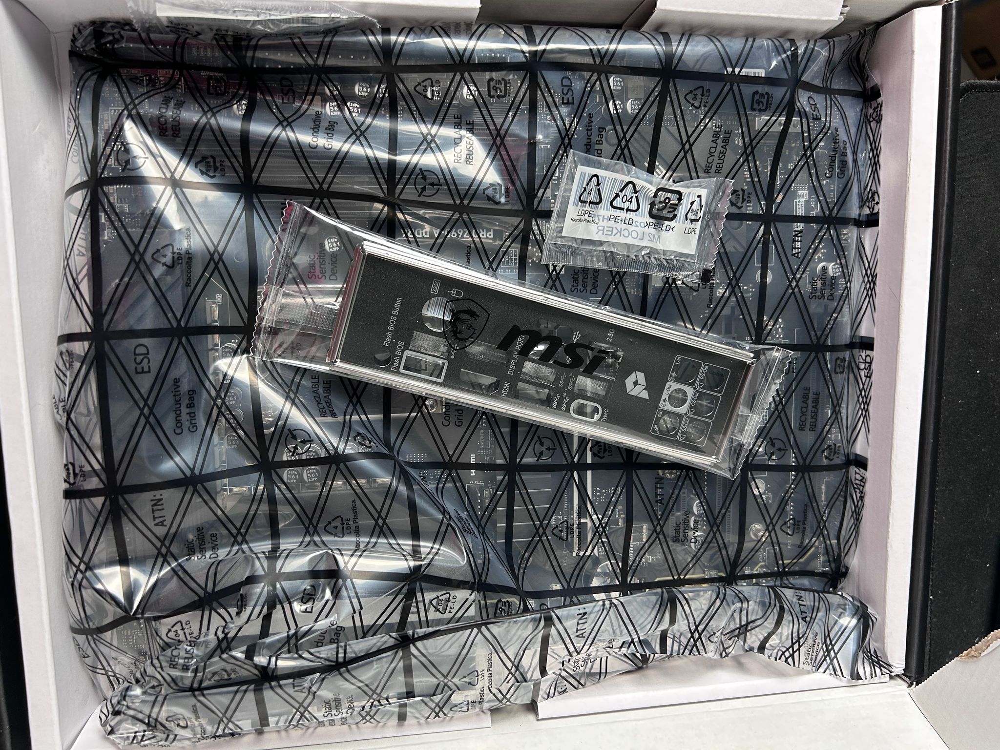 [Opex Box] MSI PRO Z690-A DDR4 ProSeries Motherboard