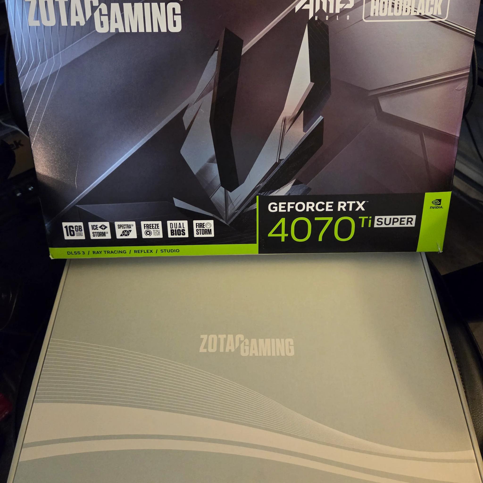 ZOTAC GAMING RTX 4070 Ti SUPER AMP HOLO 16GB GDDR6X