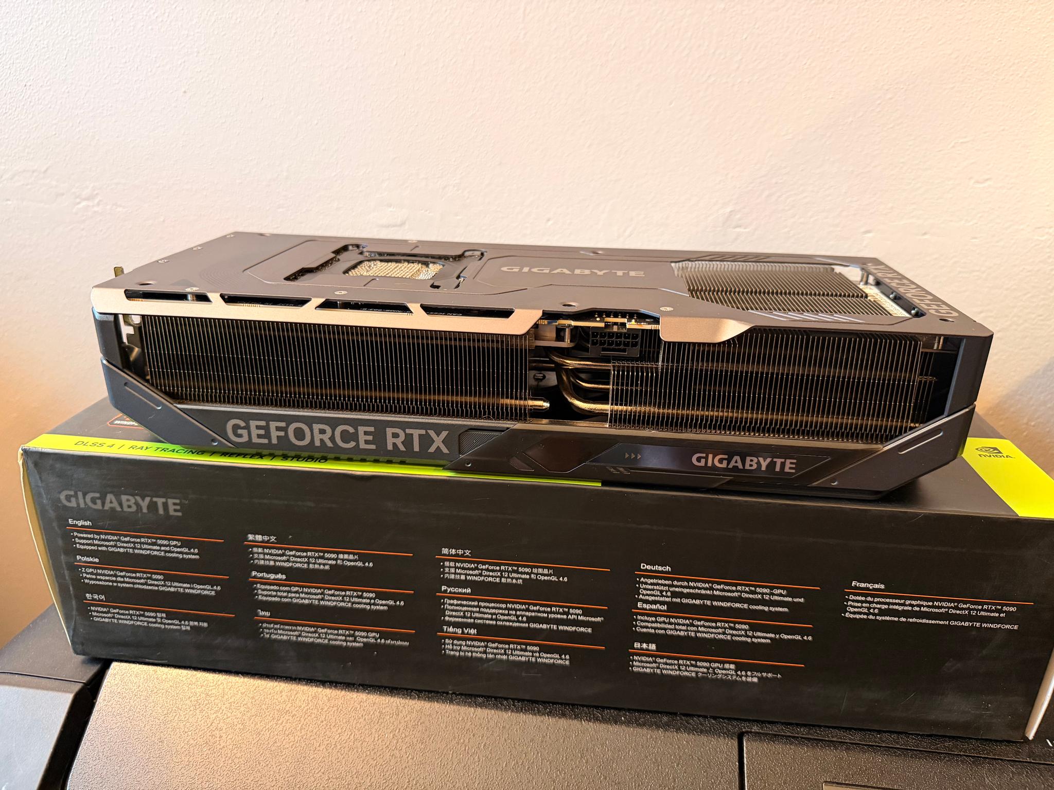 Barely Used GIGABYTE GeForce RTX 5090 GAMING OC 32GB
