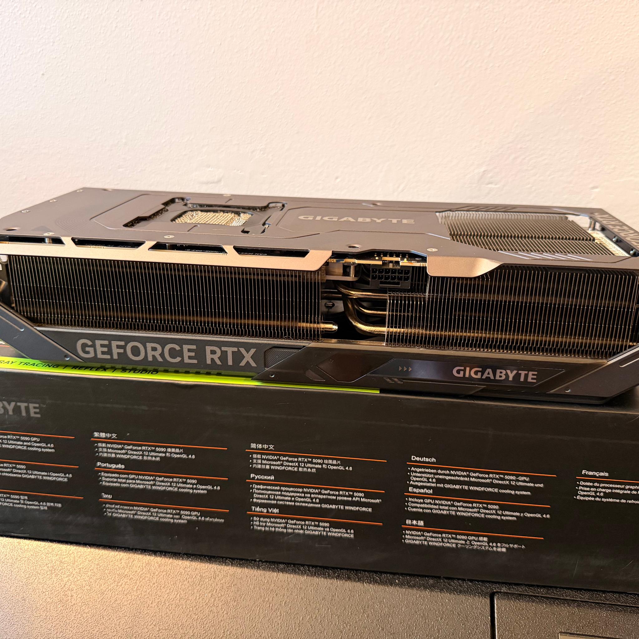 Barely Used GIGABYTE GeForce RTX 5090 GAMING OC 32GB