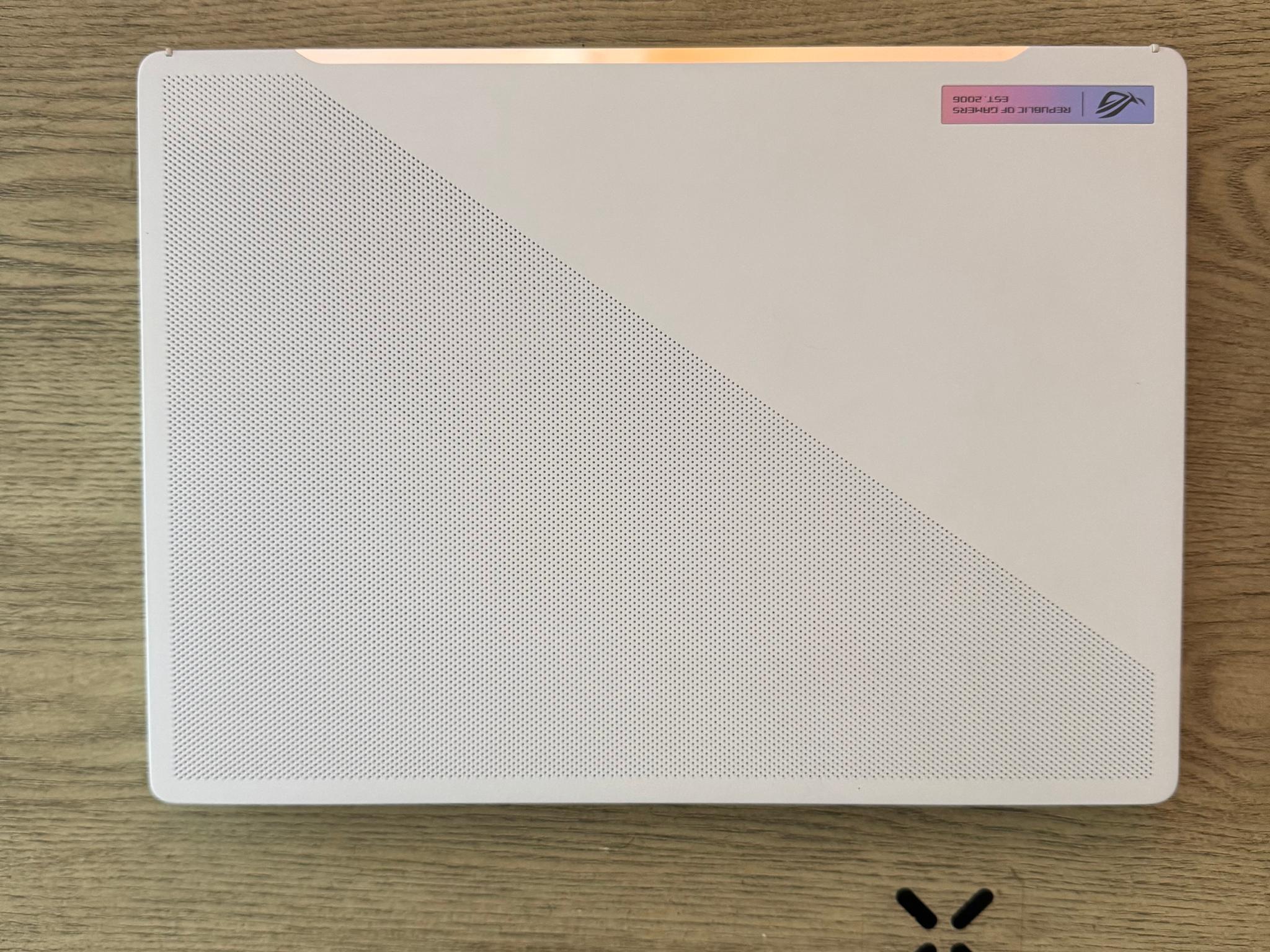 ASUS - ROG Zephyrus G14 14” Gaming Laptop AMD Ryzen 9, GeForce RTX 4060, 512GB SSD, 16GB RAM - White