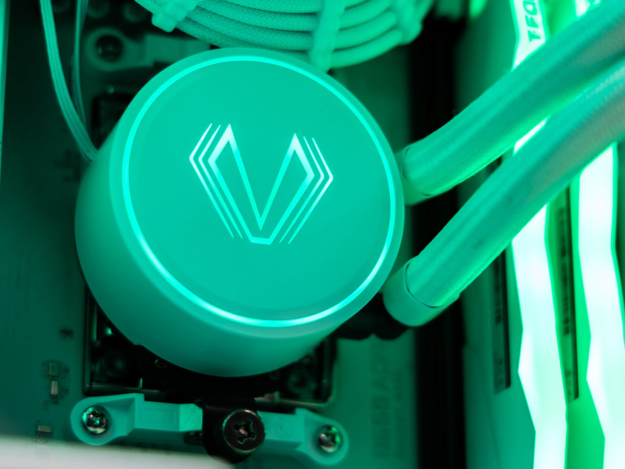 👁️ Gorgon 👁️ RX 9070XT / AMD R7 9700X / 2TB NVME / 32GB DDR5 RAM / 360 AIO / Windows 11 Pro