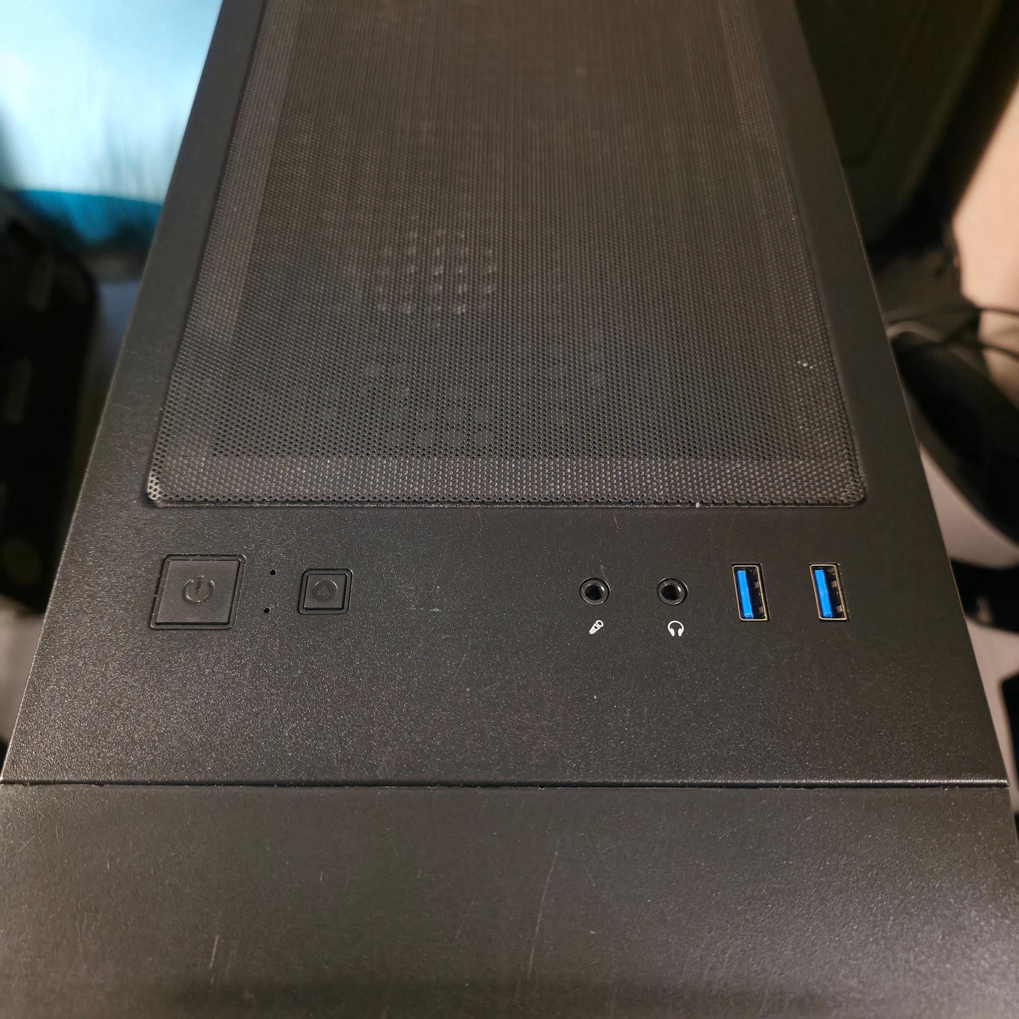 NVIDIA GeForce RTX 4080s, i7-13700KF Liquid Cooled mATX (Perfect Condition)