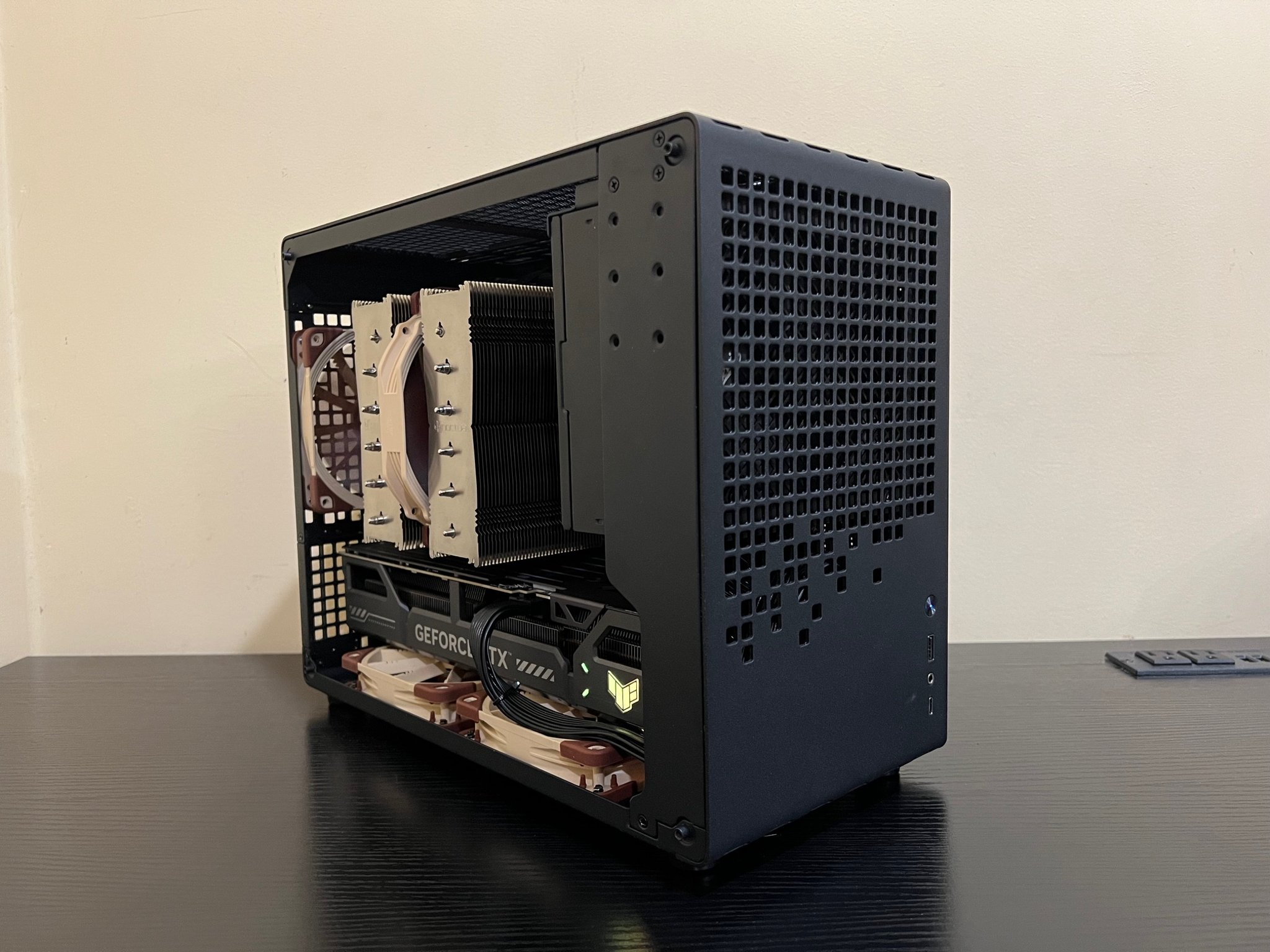 RYZEN 7600X3D, RTX 5070, 32GB DDR5, 1TB NVMe GEN5