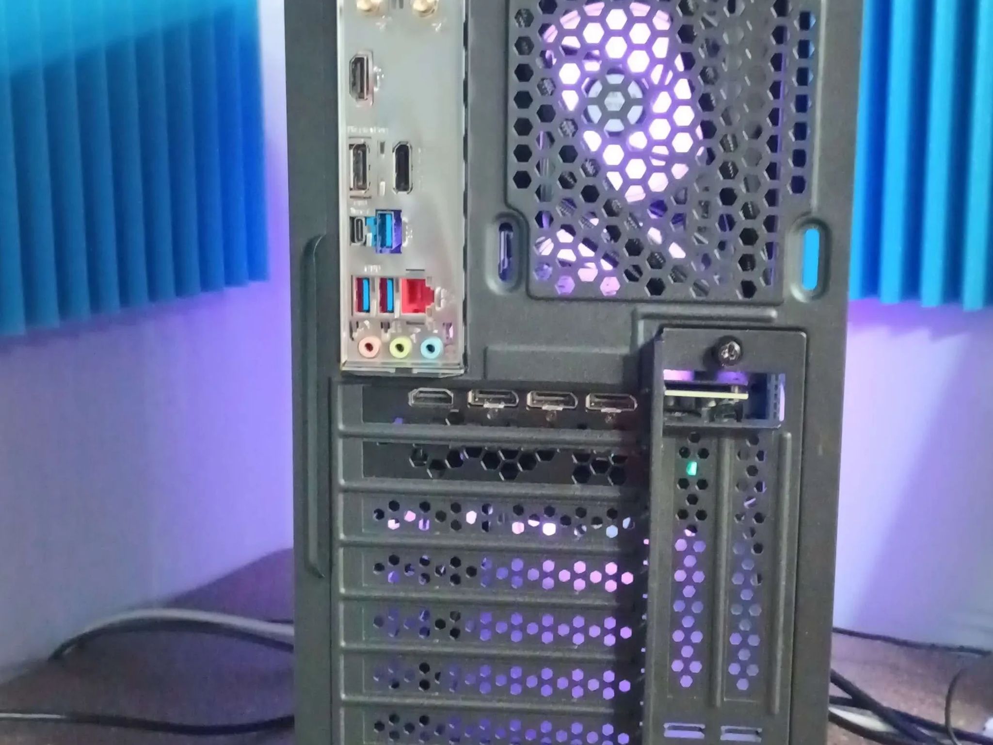 Striker: Core i7 12700KF + 32GB + 2TB + 3070TI