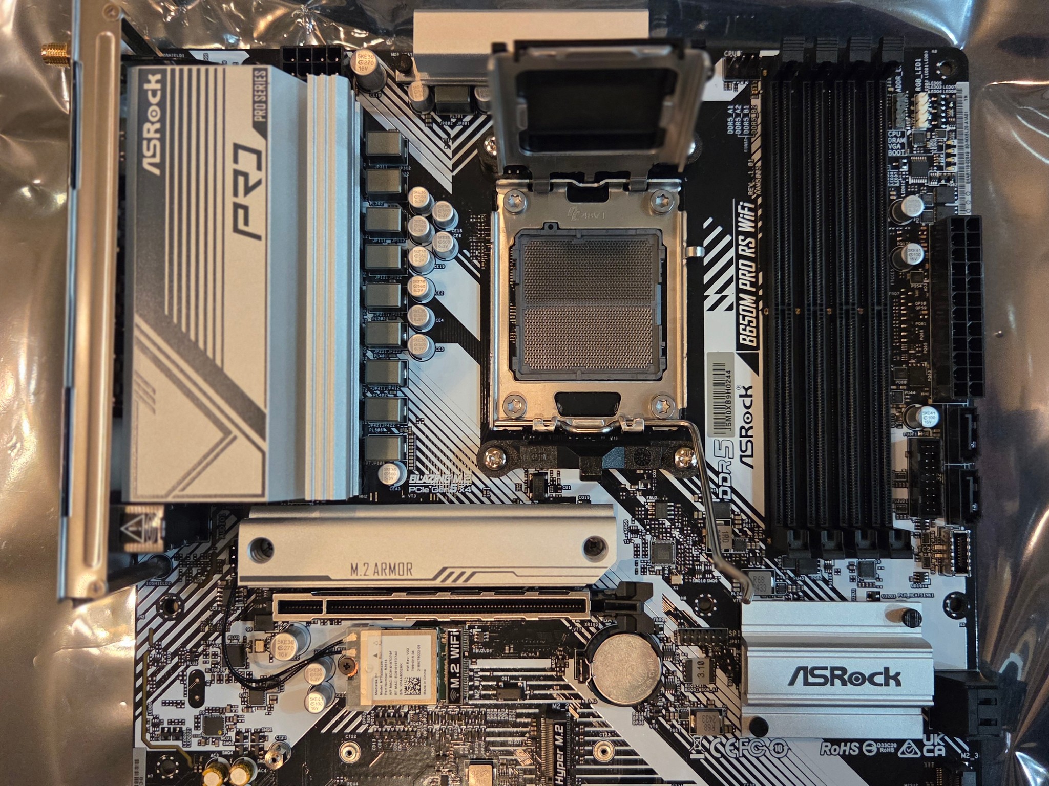 ASRock B650m Pro RS Wifi Mobo + 32GB(2x16GB) DDR5 6000 White Ram! MOBO+RAM Combo!