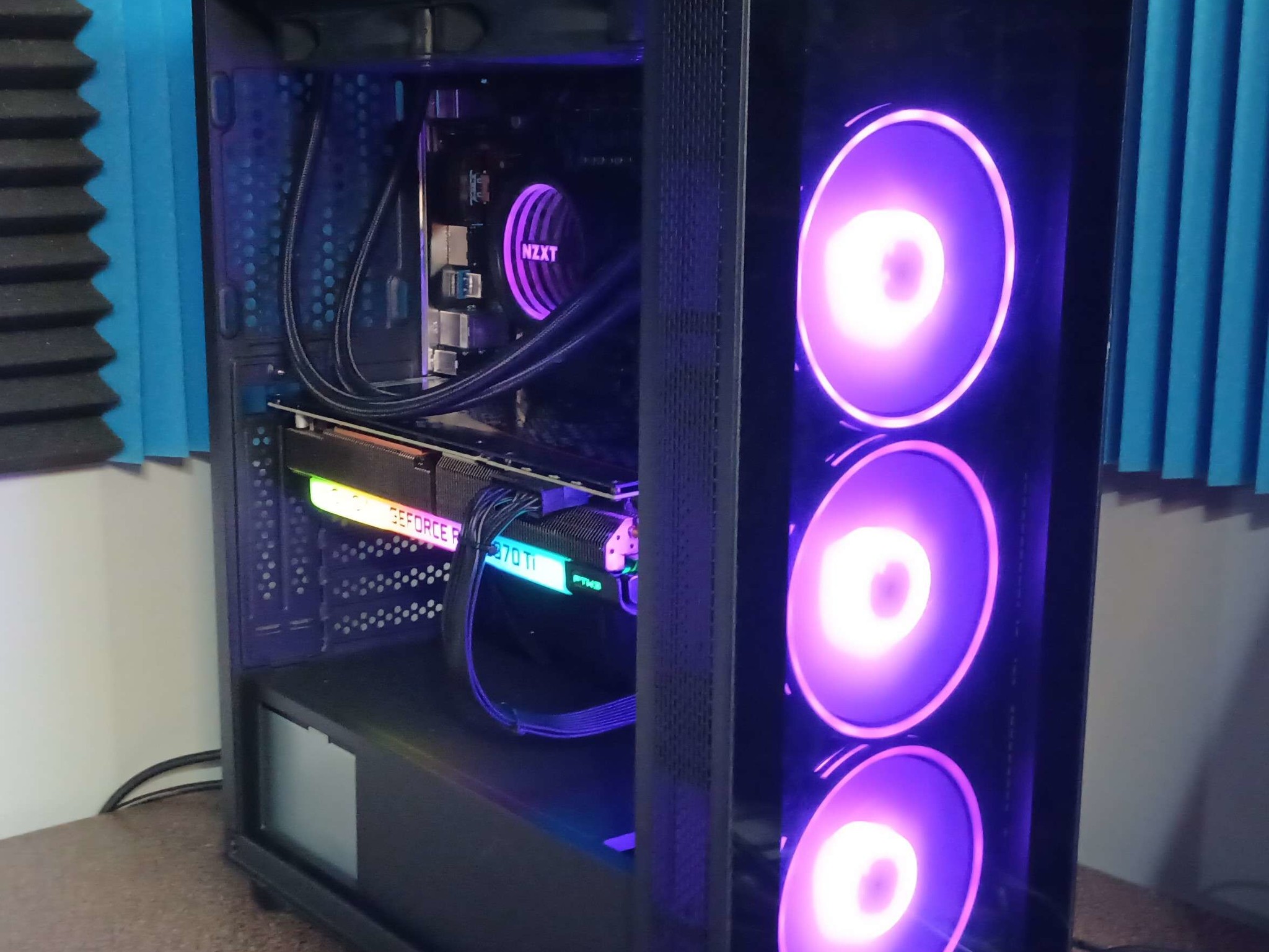 Striker: Core i7 12700KF + 32GB + 2TB + 3070TI