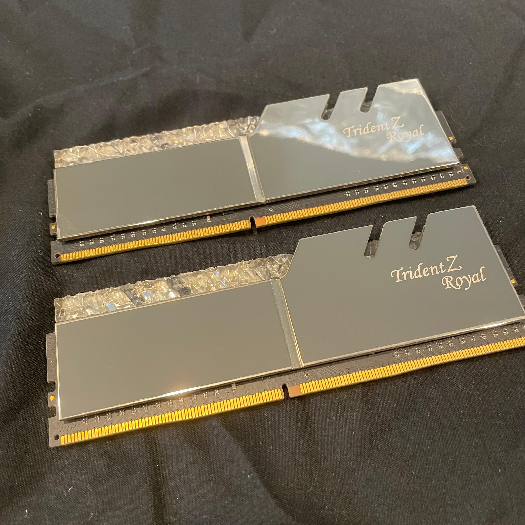 G.SKILL Trident Z Royal Series 16GB (2 x 8GB) DDR4 3200MHz CL16 RAM Kit - Polished Silver