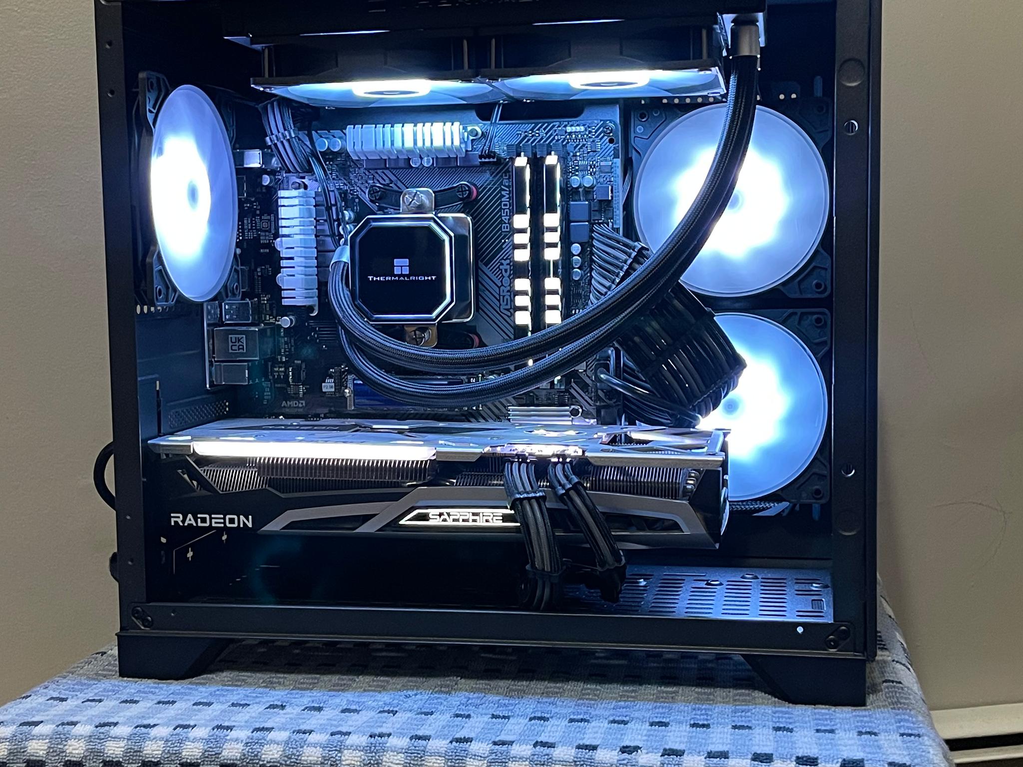 Dark Knight| Ryzen 5 5600X/RX 6700XT
