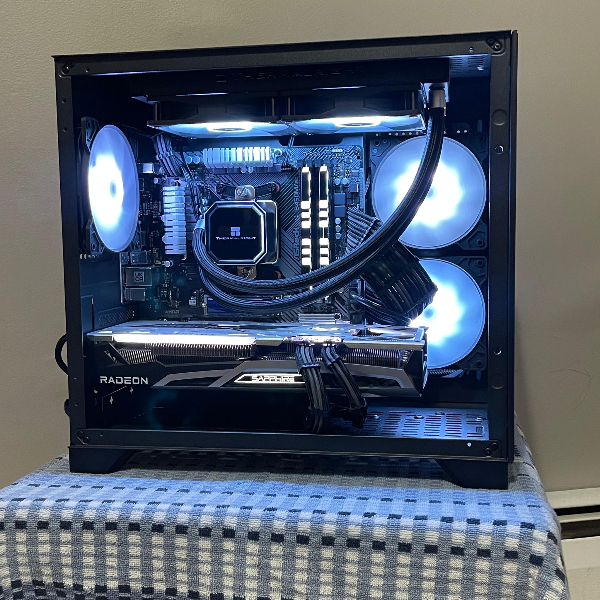 Dark Knight| Ryzen 5 5600X/RX 6700XT