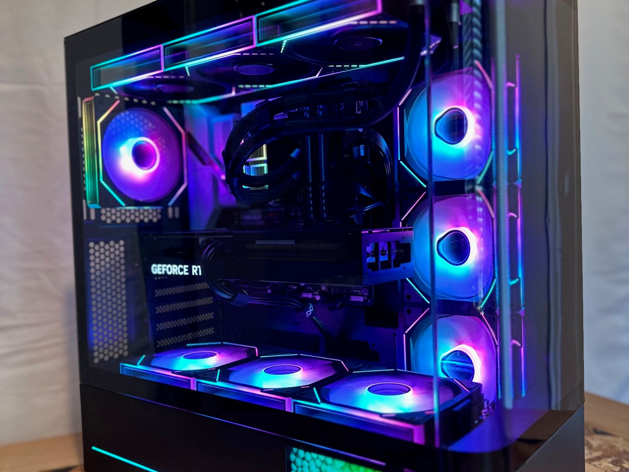 I9-12900K & RTX 5070 12GB / Mid Tower Gaming PC - 5.5" Integrated LCD