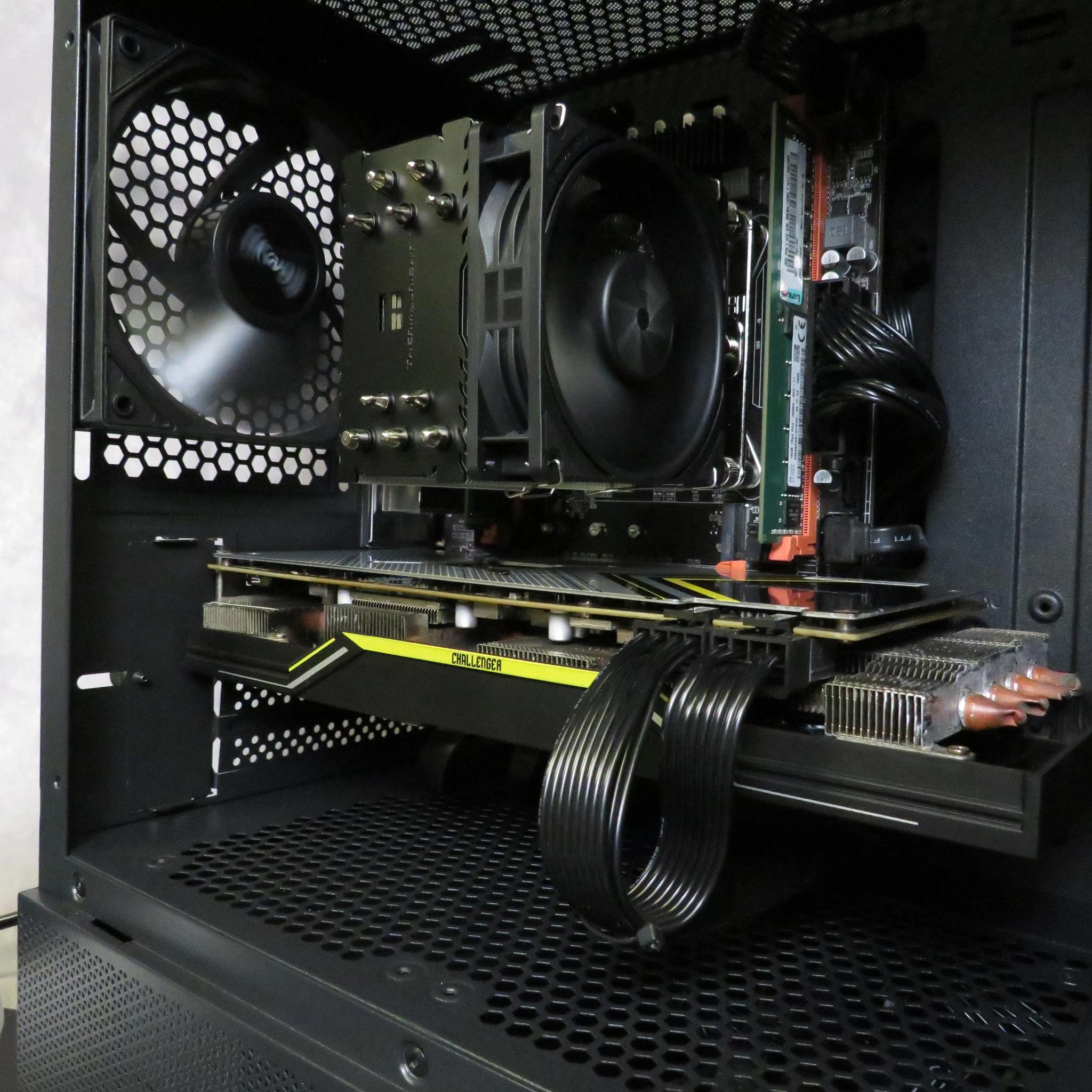 Entry Level Gamer! RX 5700 XT + Intel Xeon E5 2680 V4 + 32 GB DDR4 + 1 TB SSD