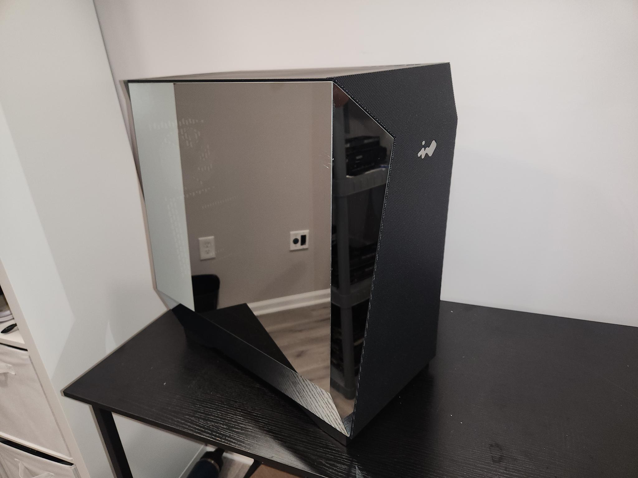 RTX 5070 4k gaming pc, built into a 2 way mirror gaming case!!!!!