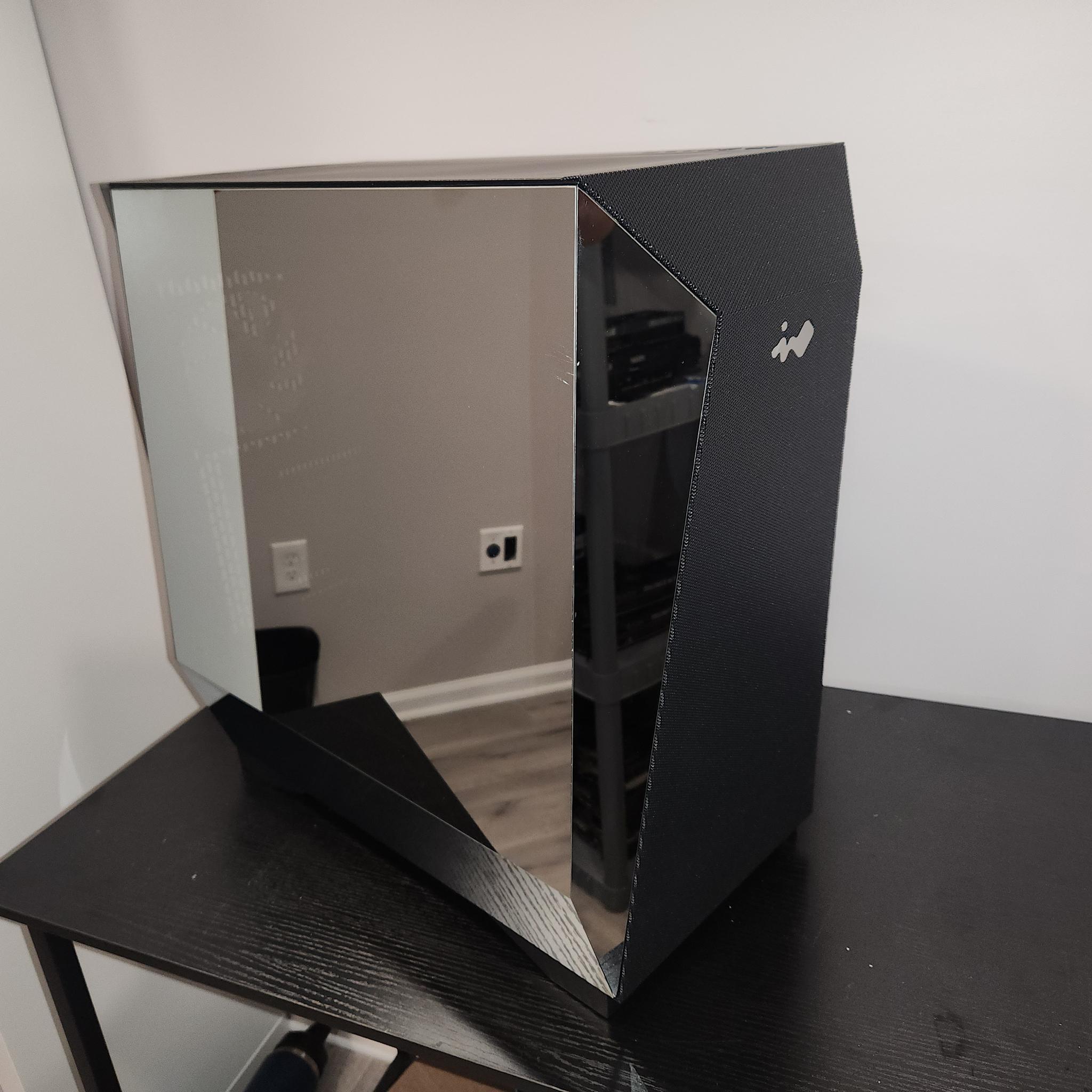 RTX 5070 4k gaming pc, built into a 2 way mirror gaming case!!!!!