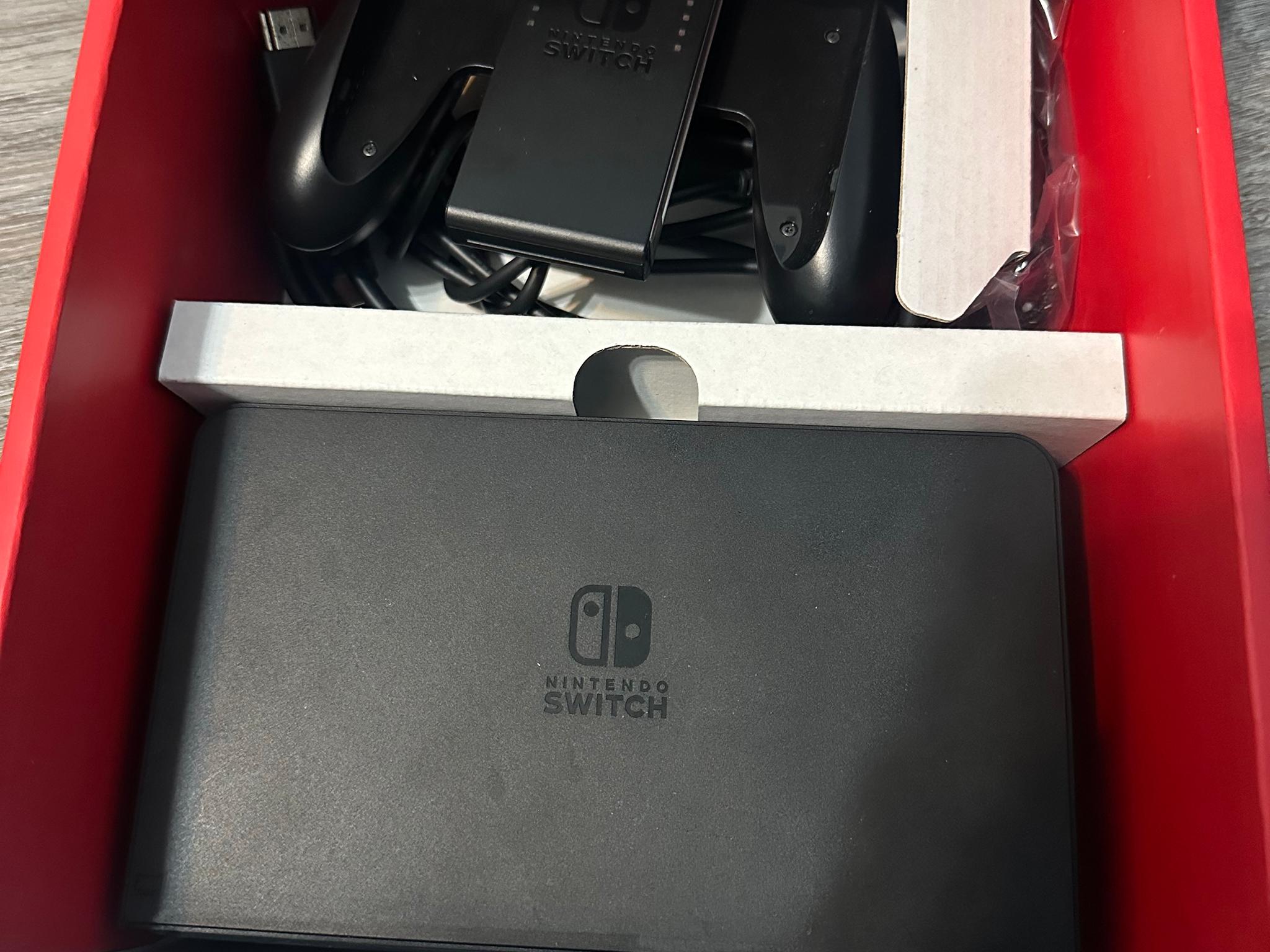 BNOB Nintendo Switch OLED + Game
