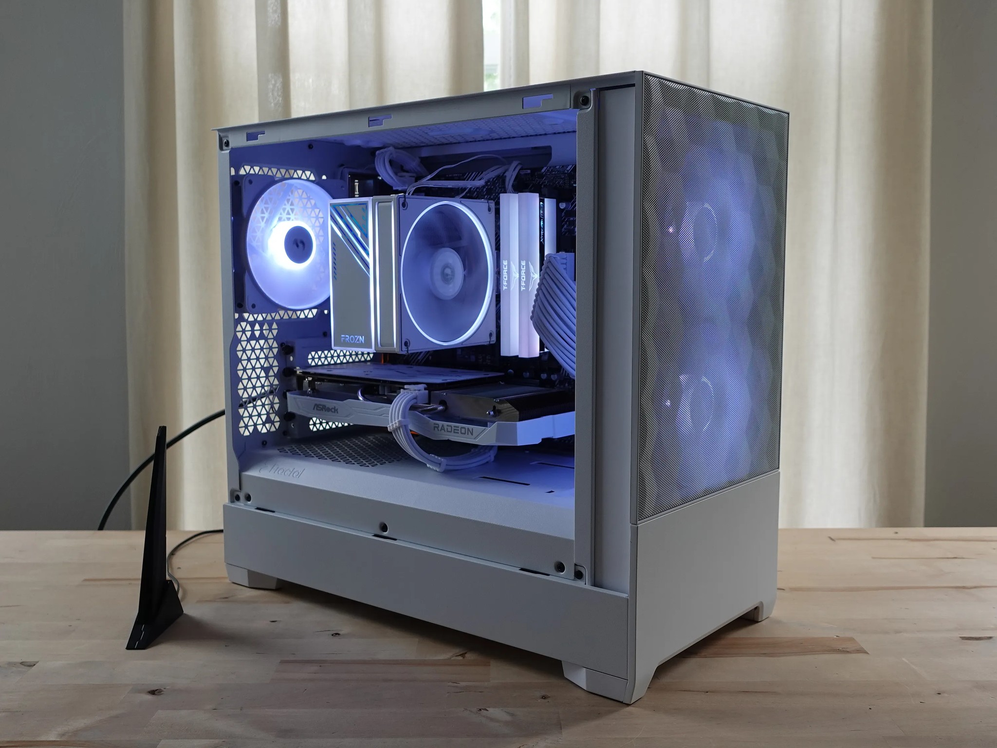Entry-Level Midrange Gaming PC with AMD Ryzen 5 5600 Radeon RX 6600 1 TB NVMe Windows 11 Home