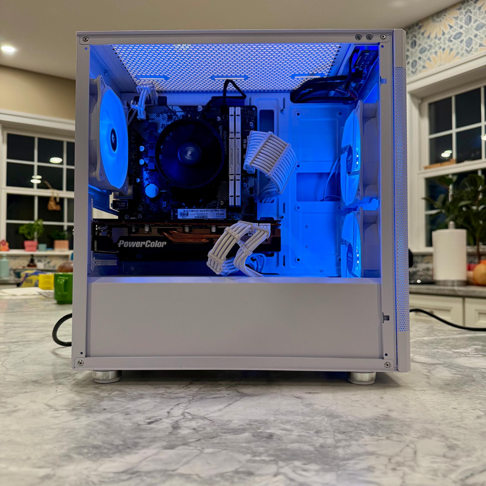 "White Knight" | RX 5700, Ryzen 5 3600, 1TB SSD, 16GB RAM