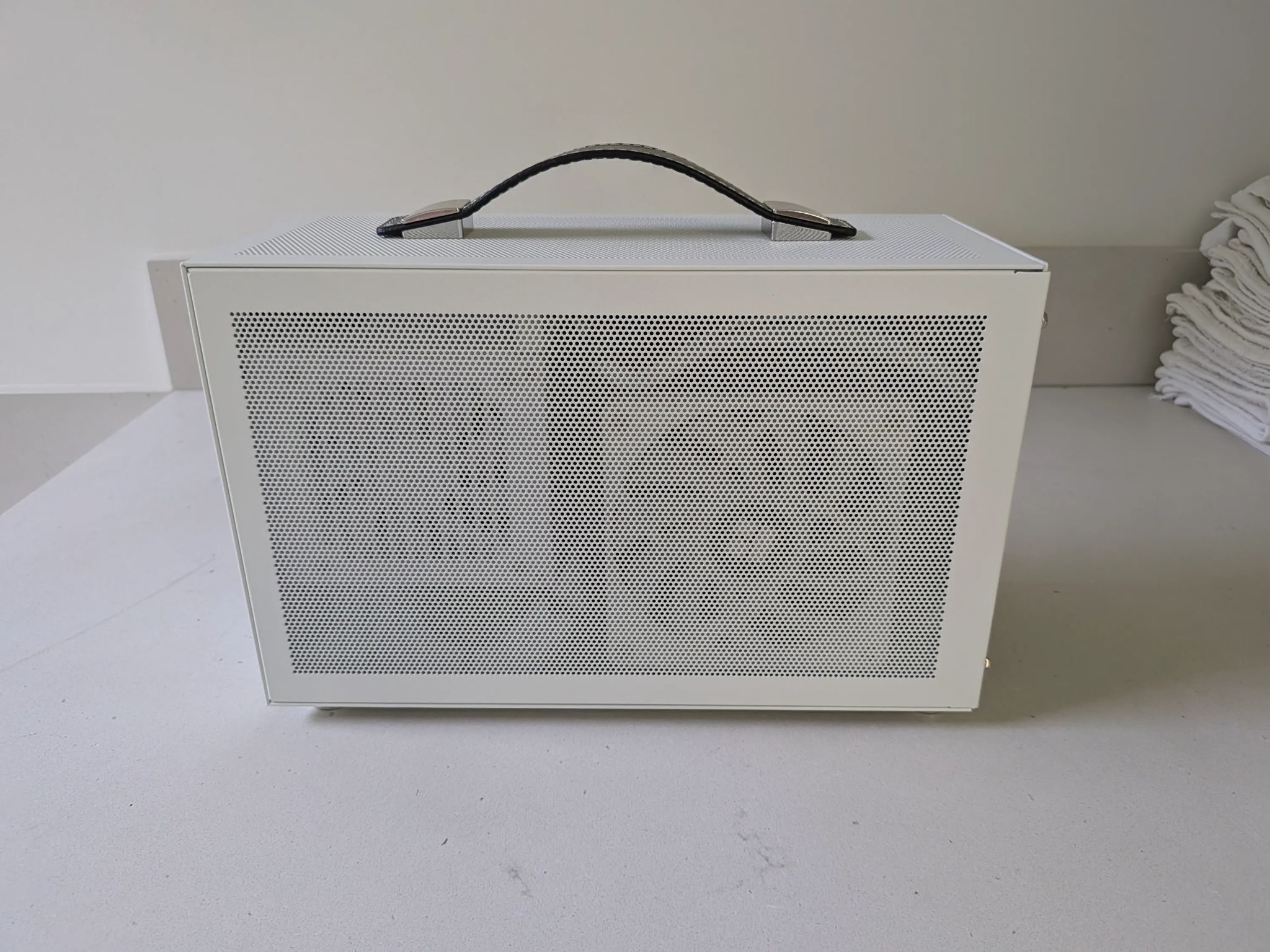 RX 9070 Mini ITX Gaming PC - Ryzen 5 7600X3D, AMD Radeon RX 9070, 64 GB DDR5, 2 TB NVME