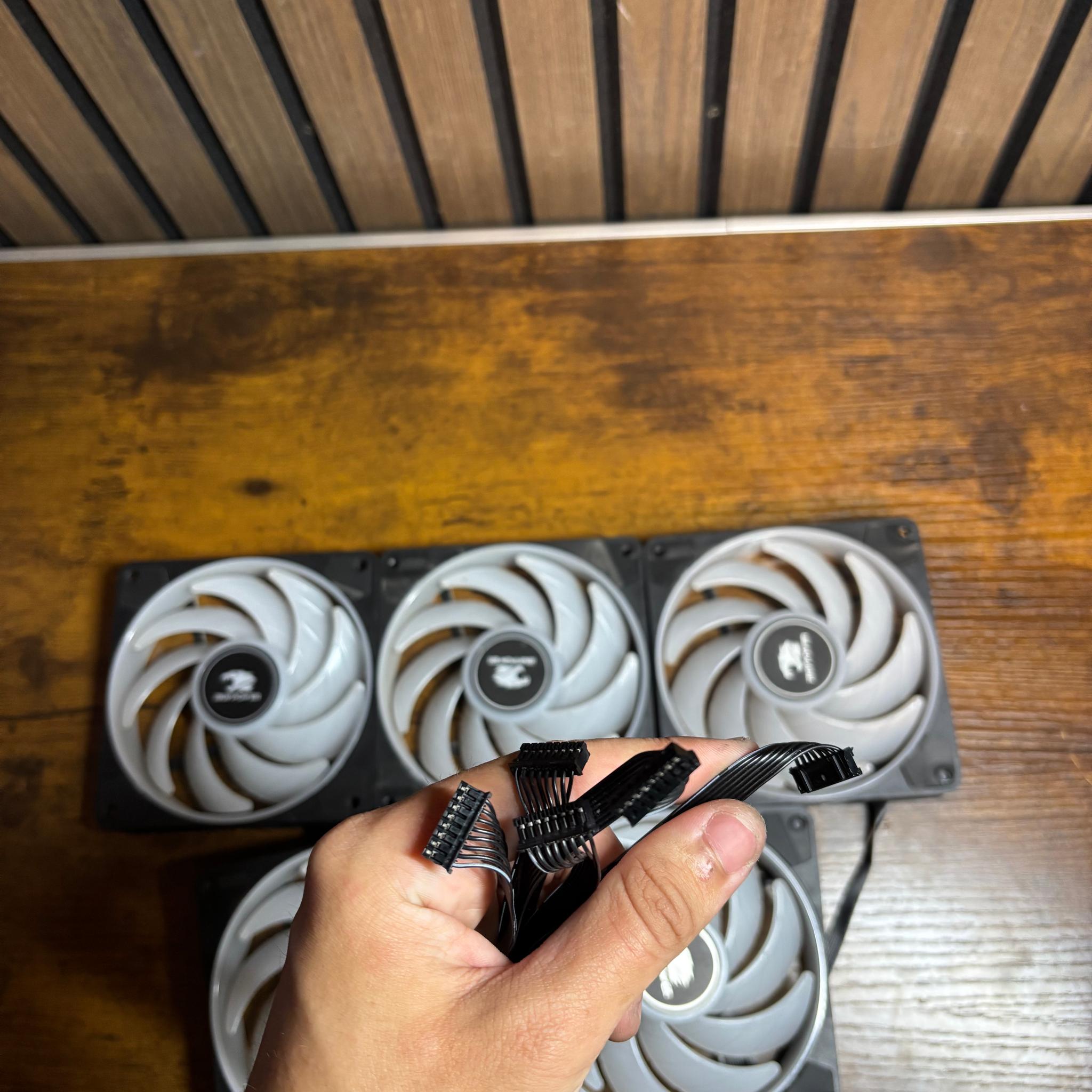 IBUYPOWER RGB FANS + HUB