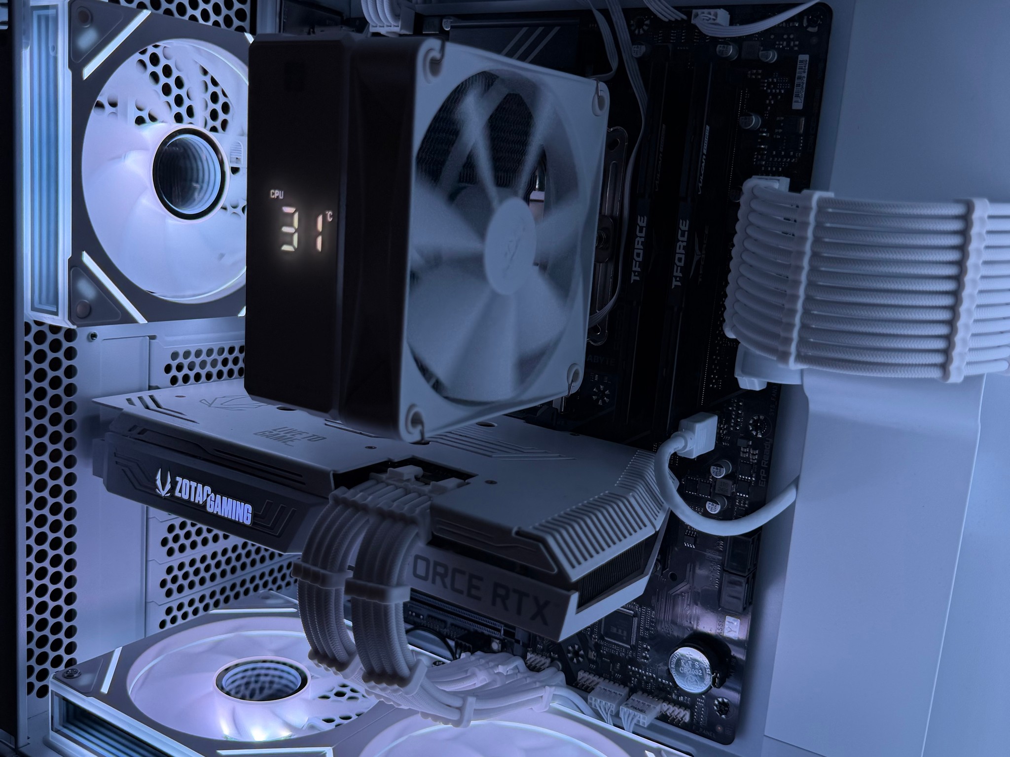 ❄️White AM5 RTX 3070 Gaming PC | Ryzen 5 8400F | WiFi | 1TB NVMe | Ready to Play ❄️