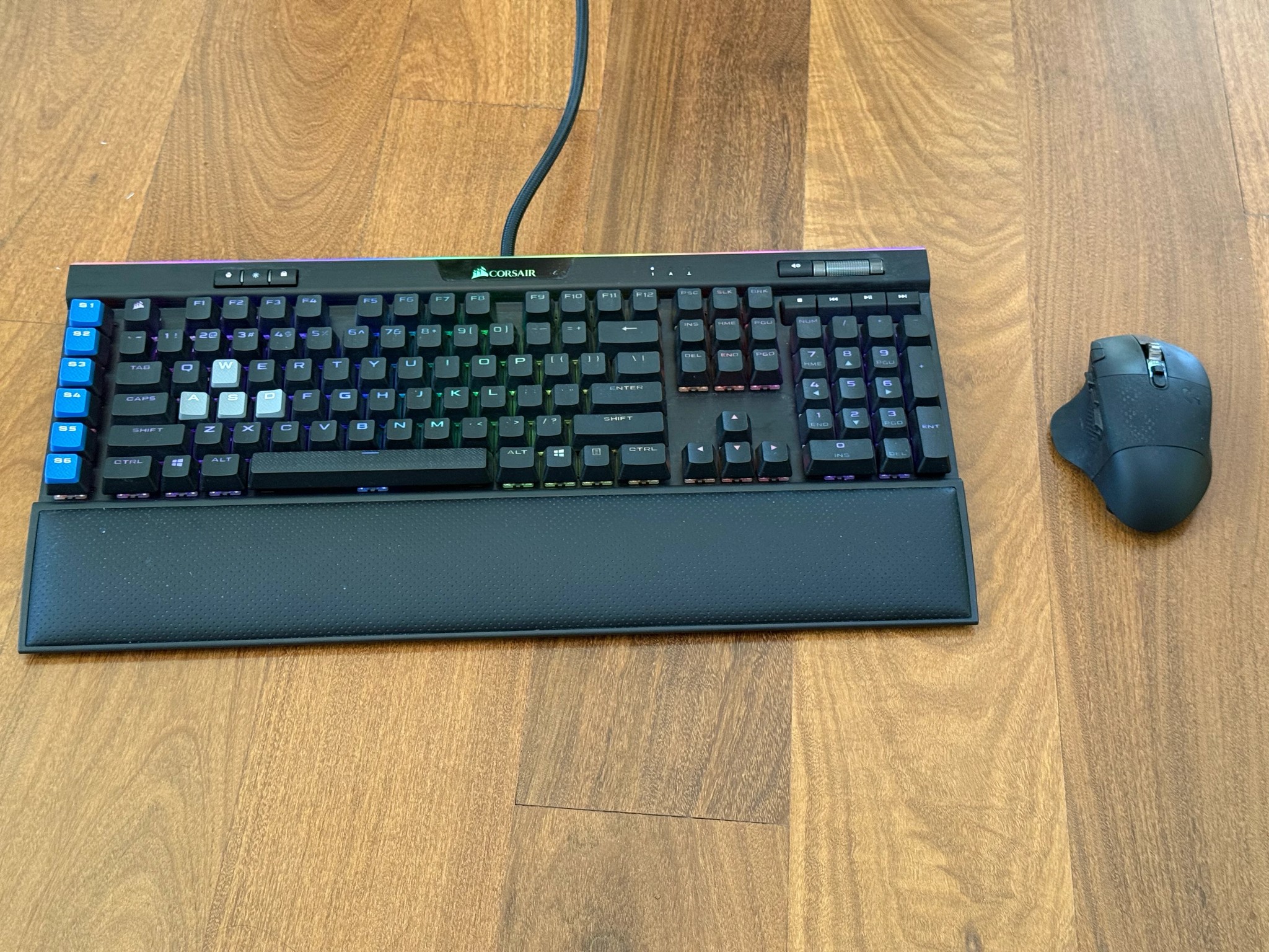 Ryzen 5 5600X, Nvidia RTX 3060 12GB OC,  2x8GB@3200MT/s RAM, 1TB NVMe SSD, Included Keyboard & Mouse