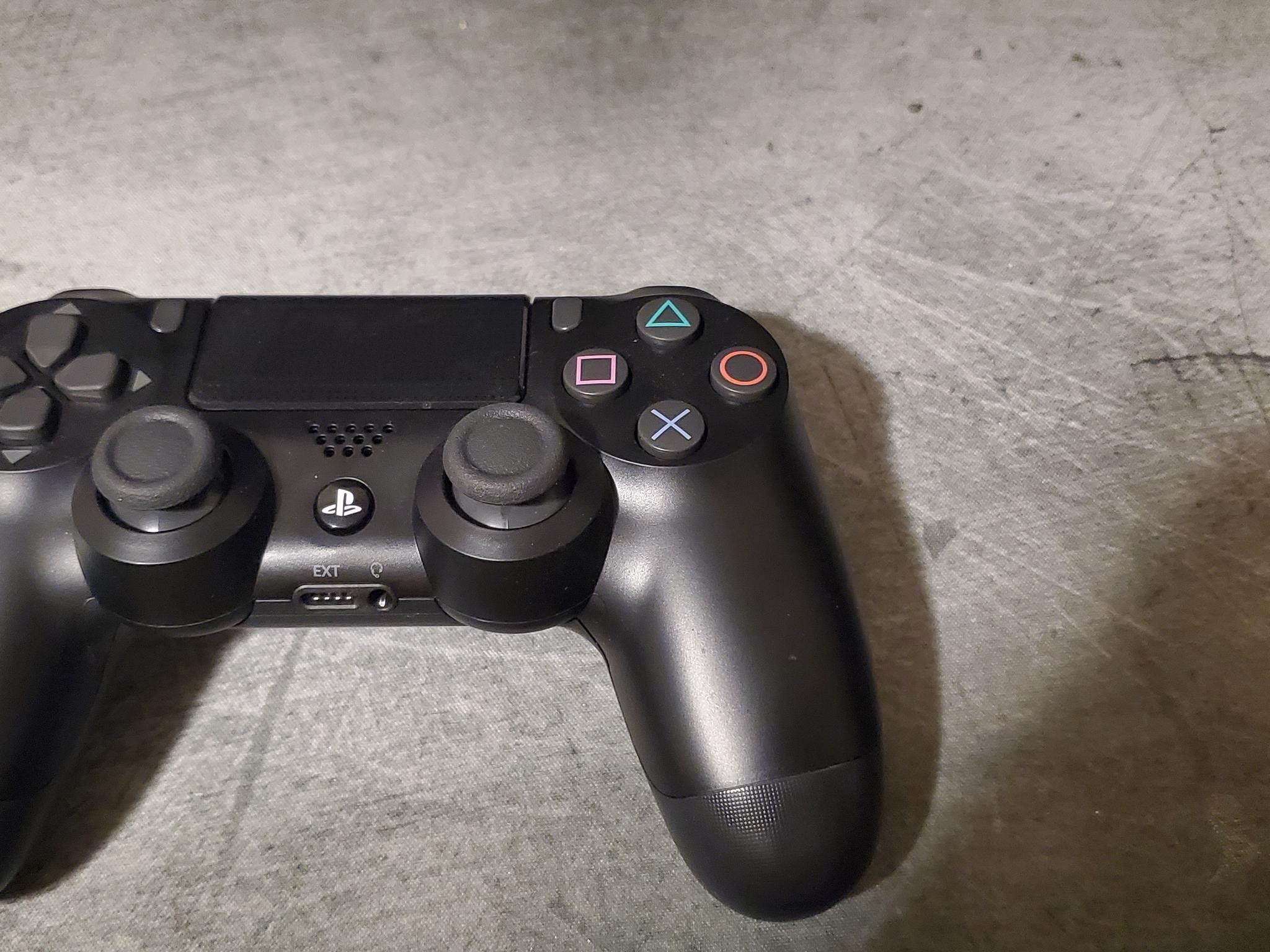 Ps4 dualshock controllers with original box