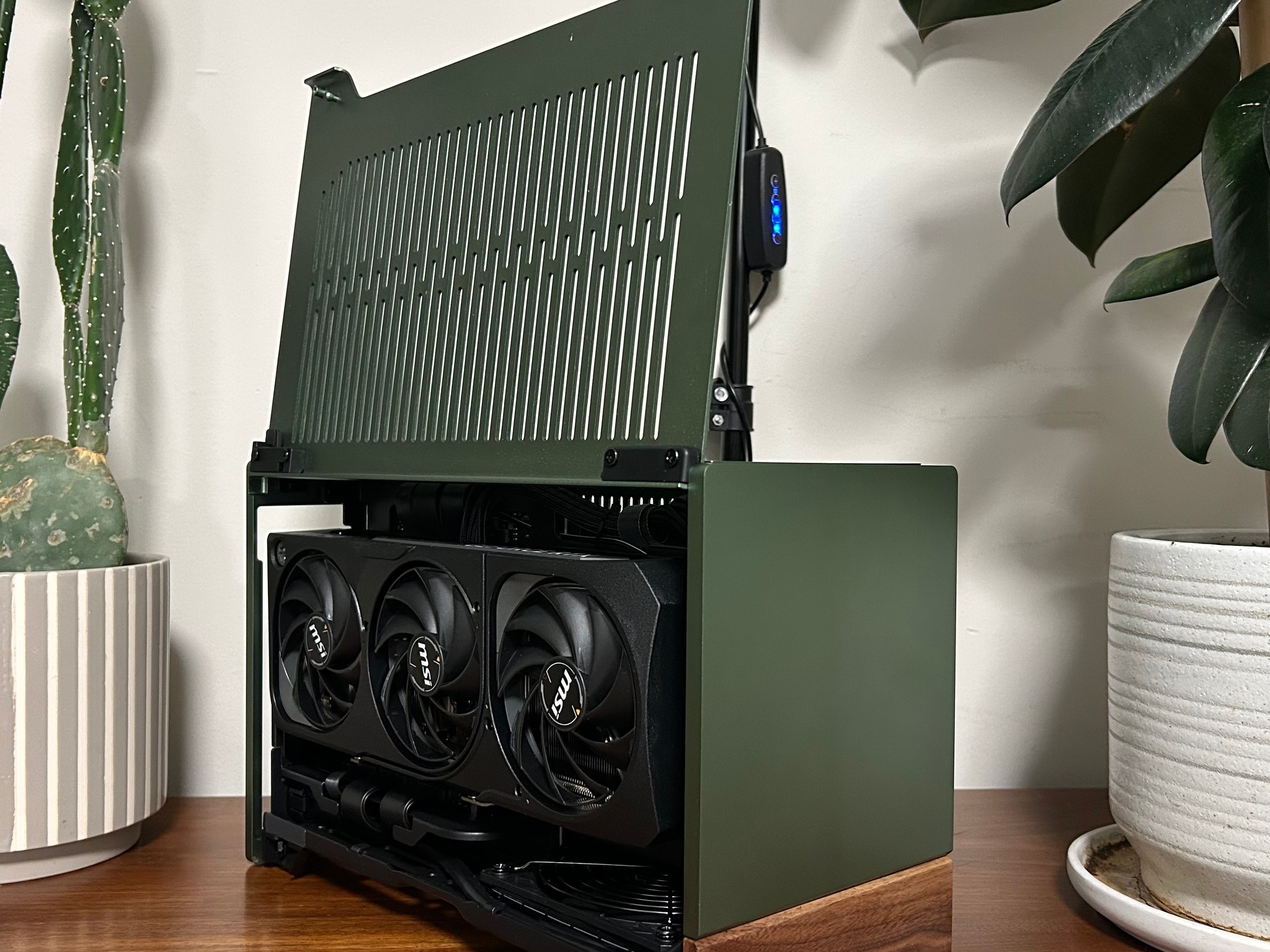 RTX 5070 | Ryzen 5 7600X3D | 32GB DDR5 | 2TB NVMe | Fractal Terra ITX | 750W Platinum