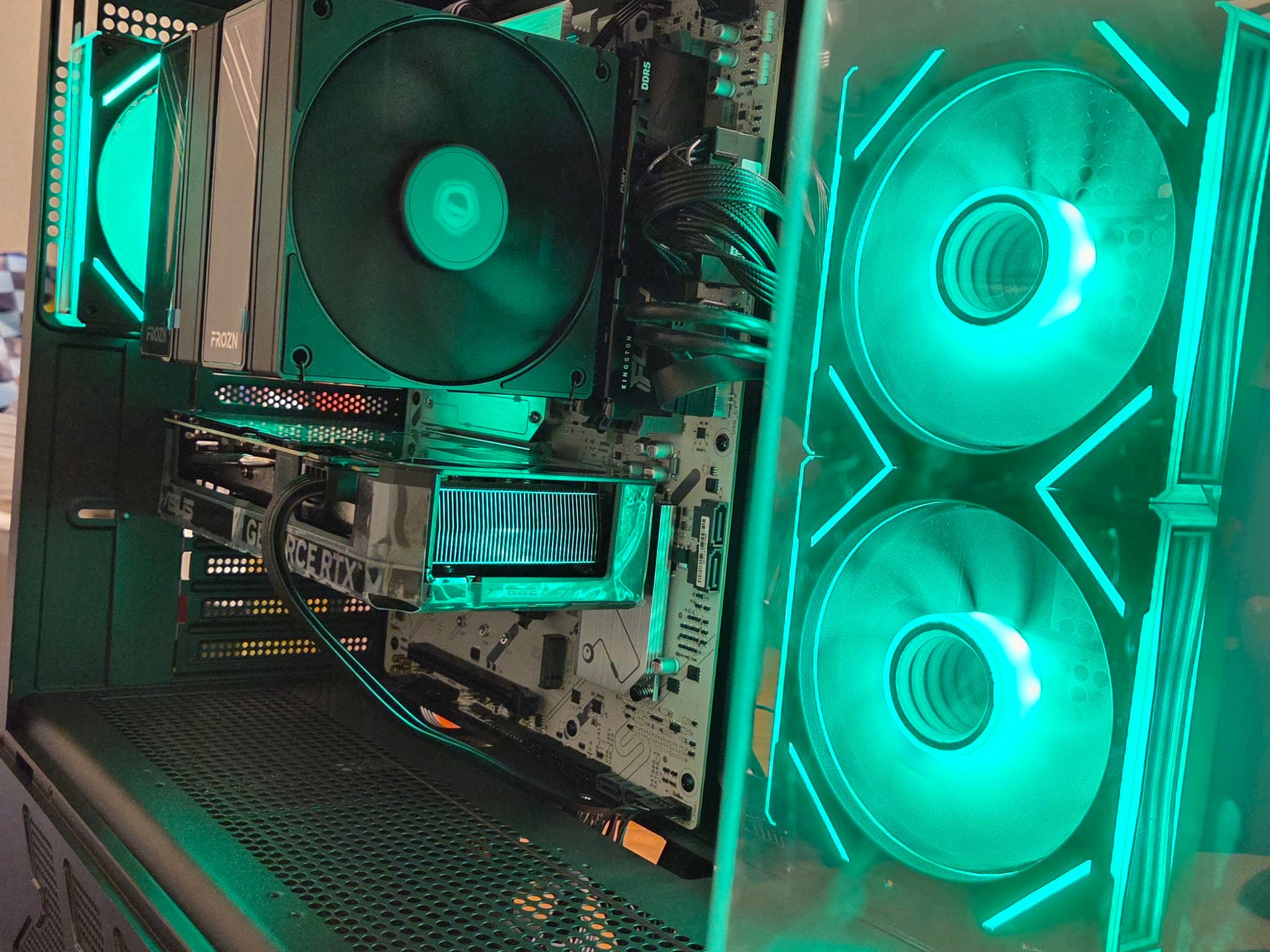 ASUS Gaming PC Build, R7 7700x-ASUS 4070 EVO OC-32GB Kingston-2TB WD Blue S5000