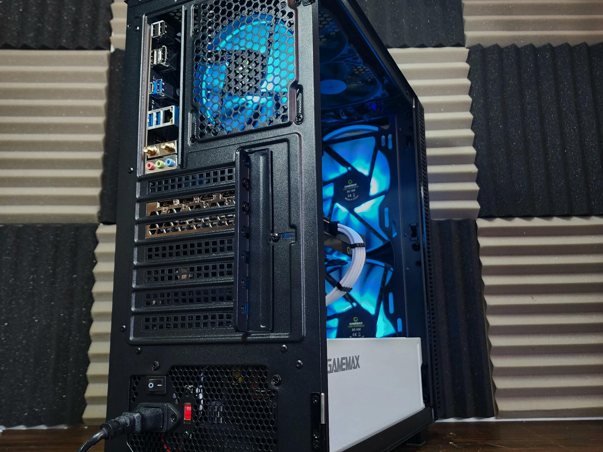 🖤🤍💙 Gigabyte Eagle Radeon RX 6600 8GB // Intel Core i5 11400 // OLOy 16GB 3200MHz