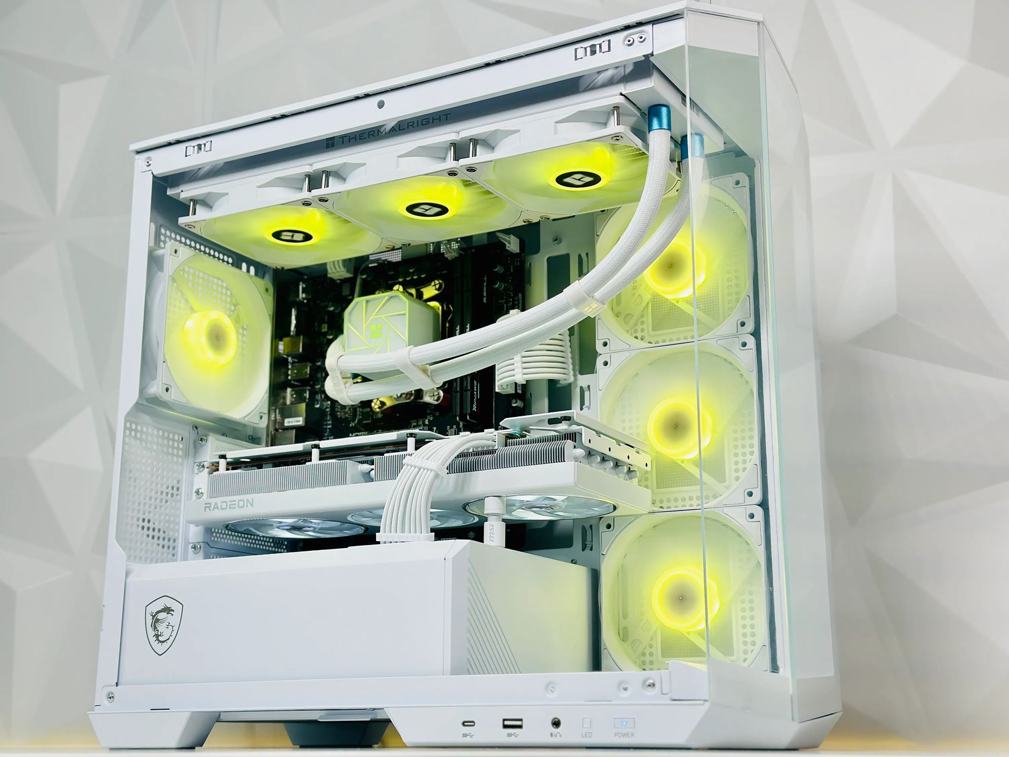 🌬️🧊🐧🥶Iceberg||💧Liquid Cooled Gaming PC❄️AMD RX 7800 XT 16GB❄️AMD Ryzen 5 7500F❄️32GB DDR5❄️ 1TB