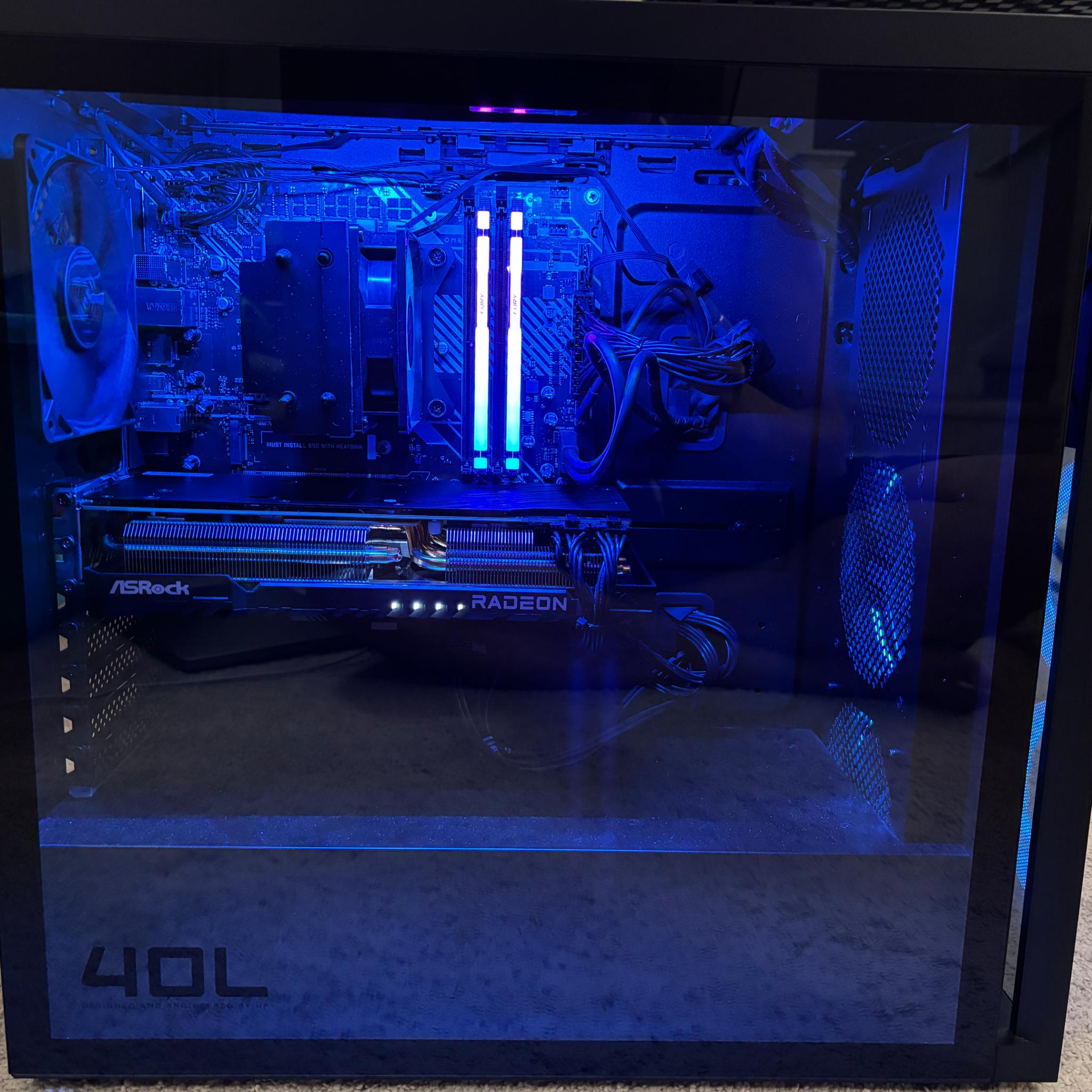 HP OMEN 40L Desktop Gaming Beast - Intel I7-13700,16GB DDR5 5200MHZ,512GB Gen4 SSD,AMD RX 7700XT