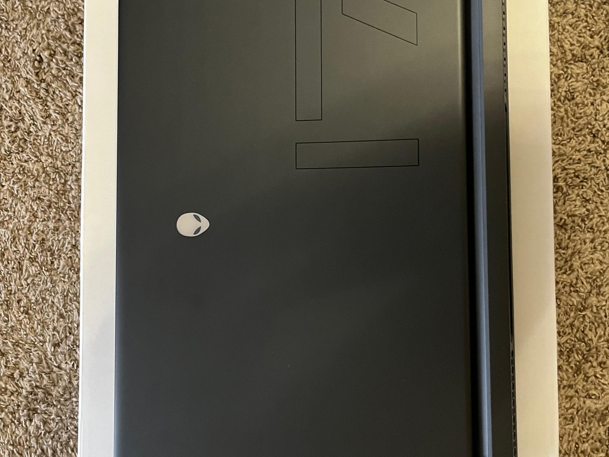 Alienware M17 R5 Ryzen 7 6800H rx6700m 1080p 165hz
