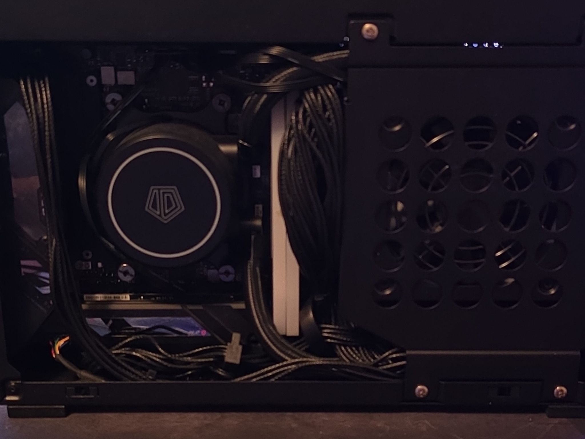 Custom Gaming PC | 9600x | B650E-I | 1TB Gen4 Nvme | 32gb DDR5 6000 | RX 9070xt | 850w gold psu |