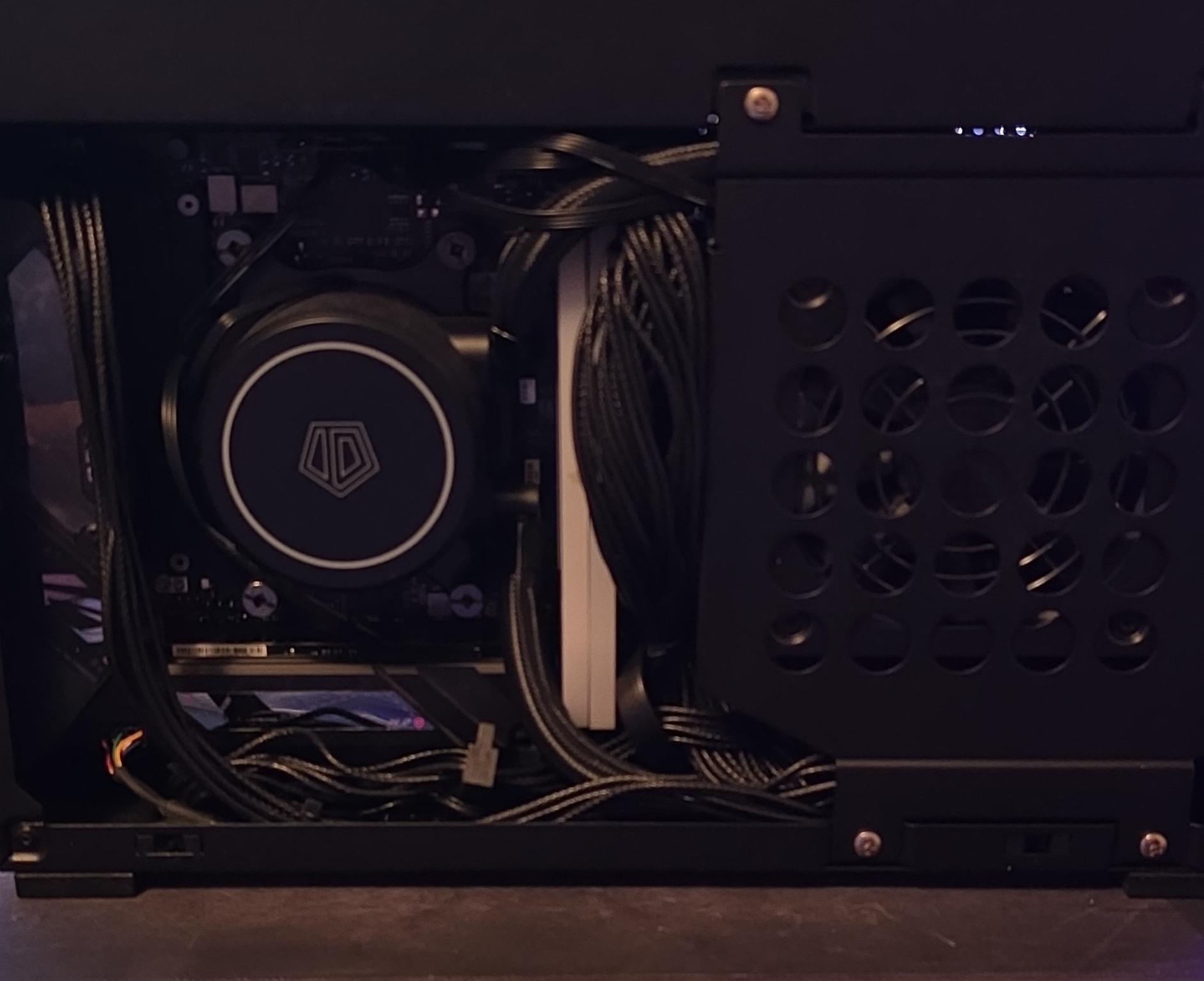 Custom Gaming PC | 9600x | B650E-I | 1TB Gen4 Nvme | 32gb DDR5 6000 | RX 9070xt | 850w gold psu |