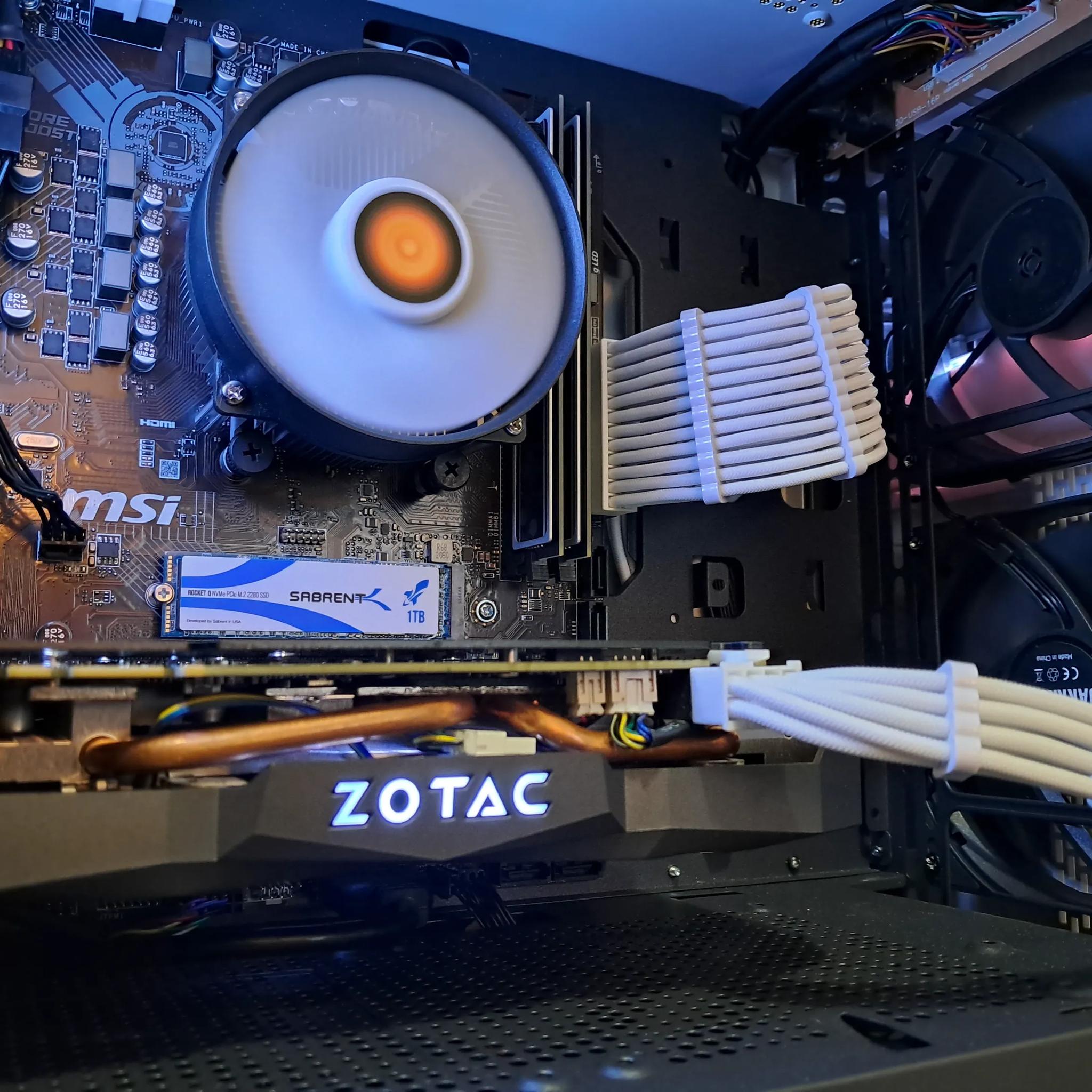 🔴⬜ Aesthetic Gaming PC ⬜🔴Nvidia GTX 1070 Ti | Ryzen 5 1600 (6C/12T) | 1TB SSD | 16GB DDR4-3200