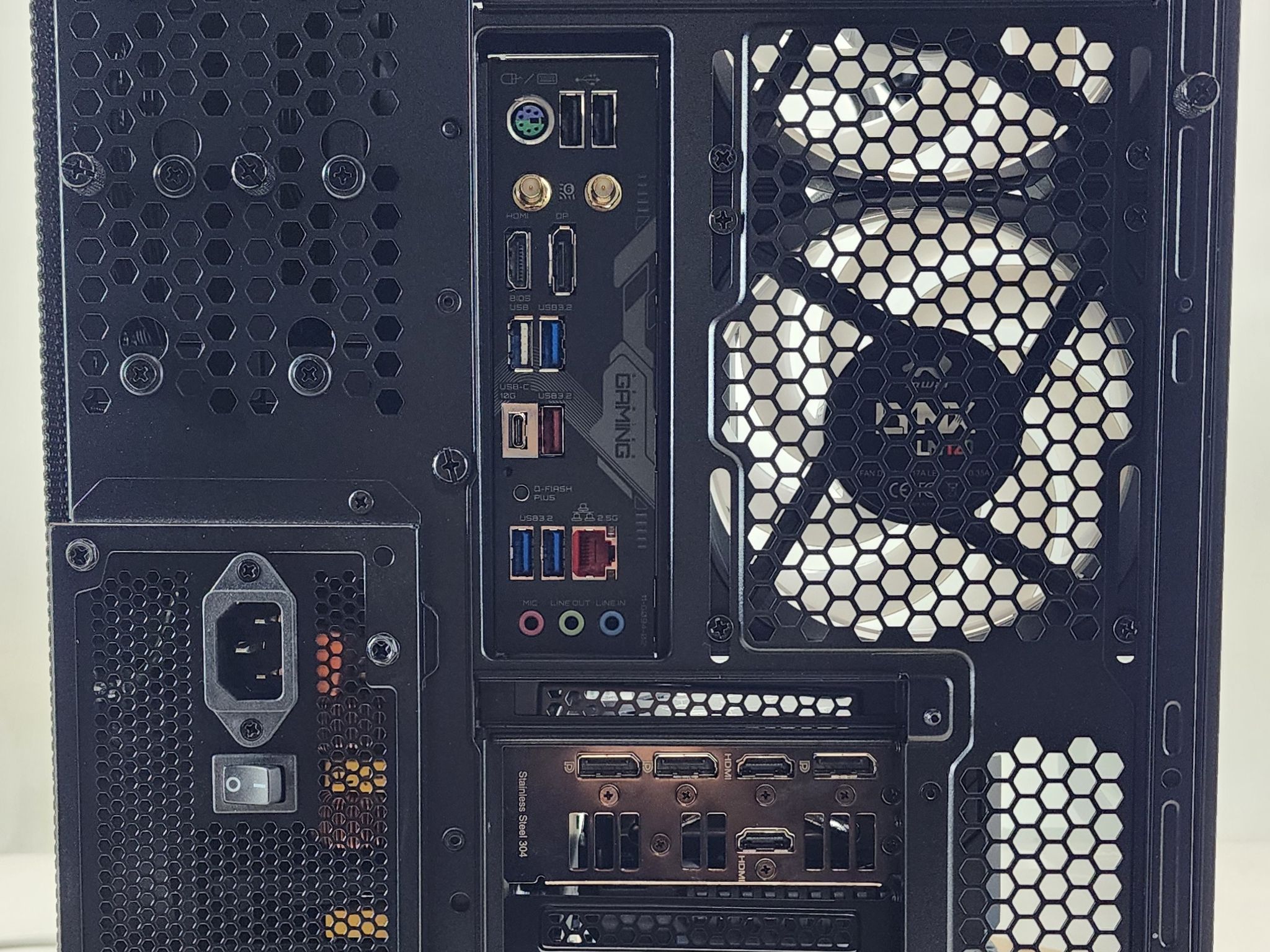 Gaming PC Ryzen 7 9700X 32GB RAM 1TB SSD RTX 4070 Ti SUPER 16GB Windows 11 Computer