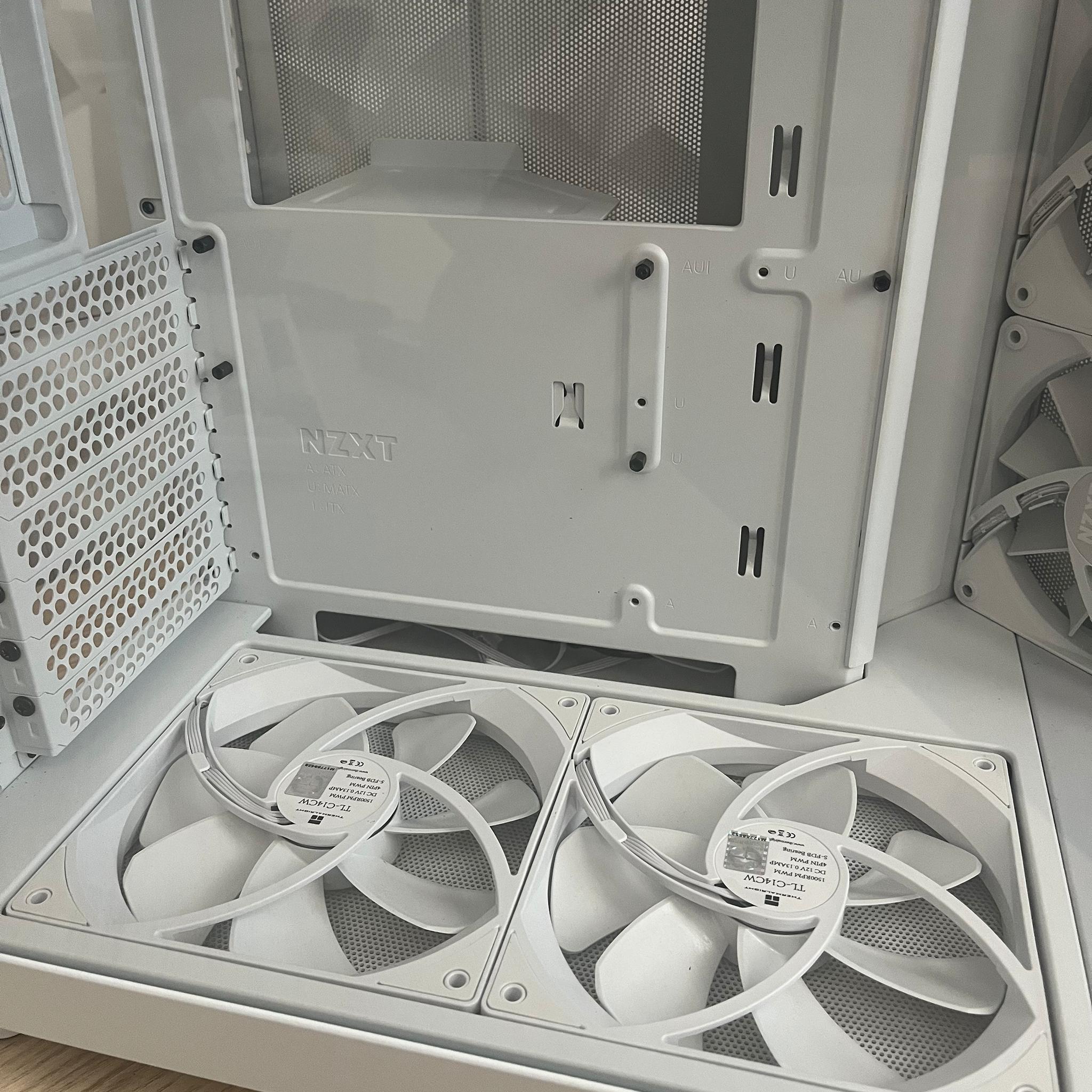 NZXT H6 FLOW MID TOWER AIRFLOW CASE WITH 5 FANS - GREAT CONDITION