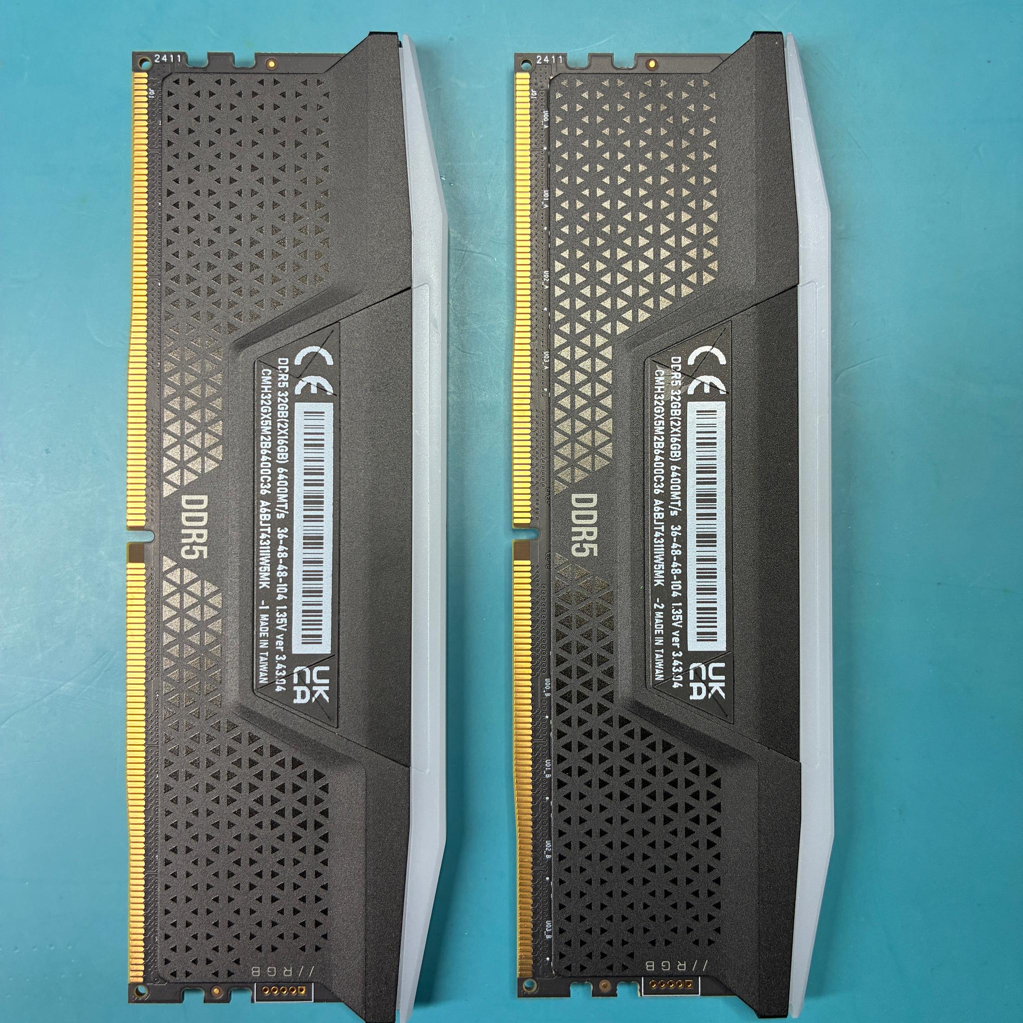 Corsair Vengeance RGB DDR5 RAM 32GB kit (Memory)