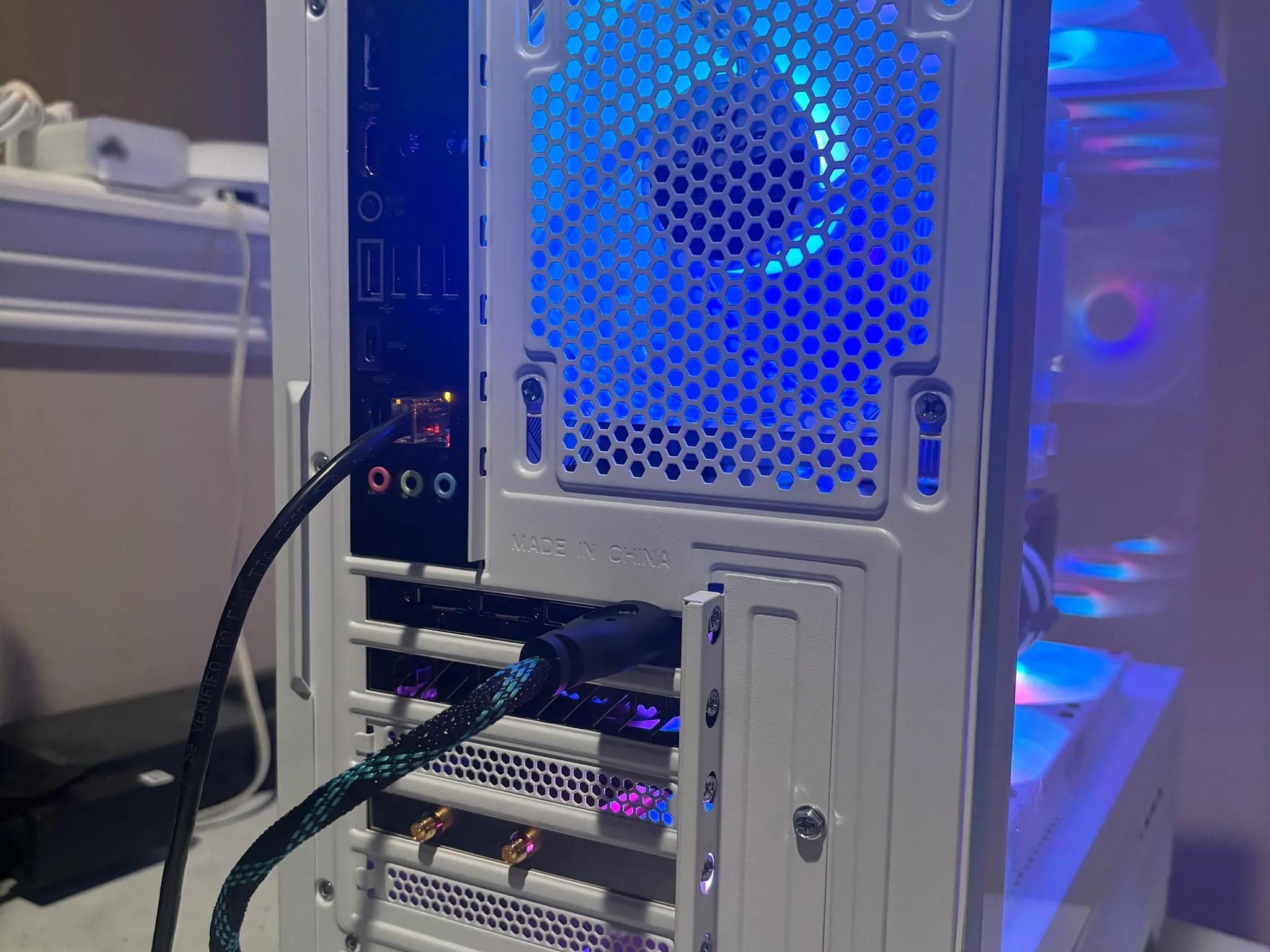 White Gaming PC